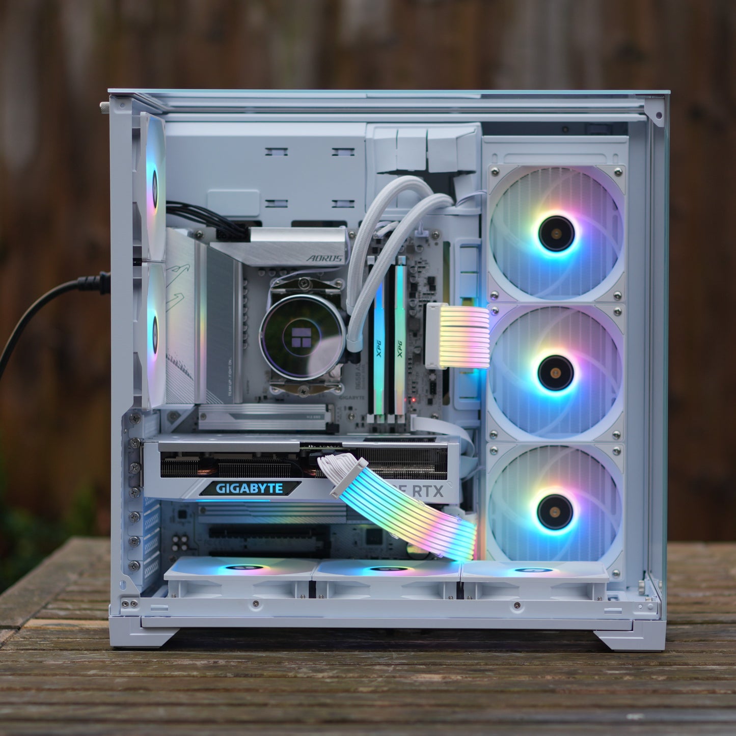 Lys Pure | RTX 5070 12GB + Ryzen 5 7500F | Ready-to-Go Gaming PC | PC36