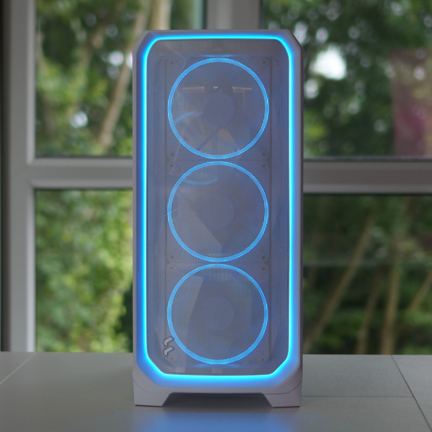Aura PREMIUM | RTX 5080 + Ryzen 7 9800X3D | Ready-to-Go Gaming PC | PC36