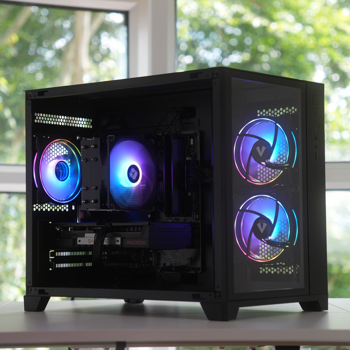 Akira | RX 9060 XT 16GB + Ryzen 5 7500F | Ready-to-Go Gaming PC | PC36