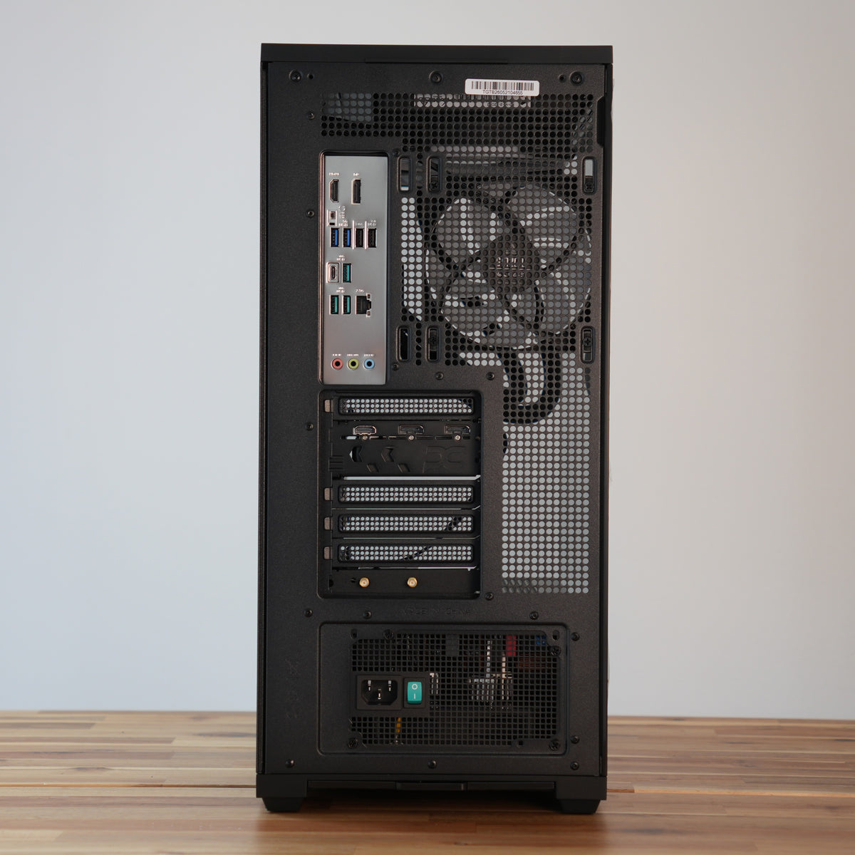Diskotek | RX 9060 XT 16GB + Ryzen 5 9600X + 32GB | Ready-to-Go Gaming PC | PC36