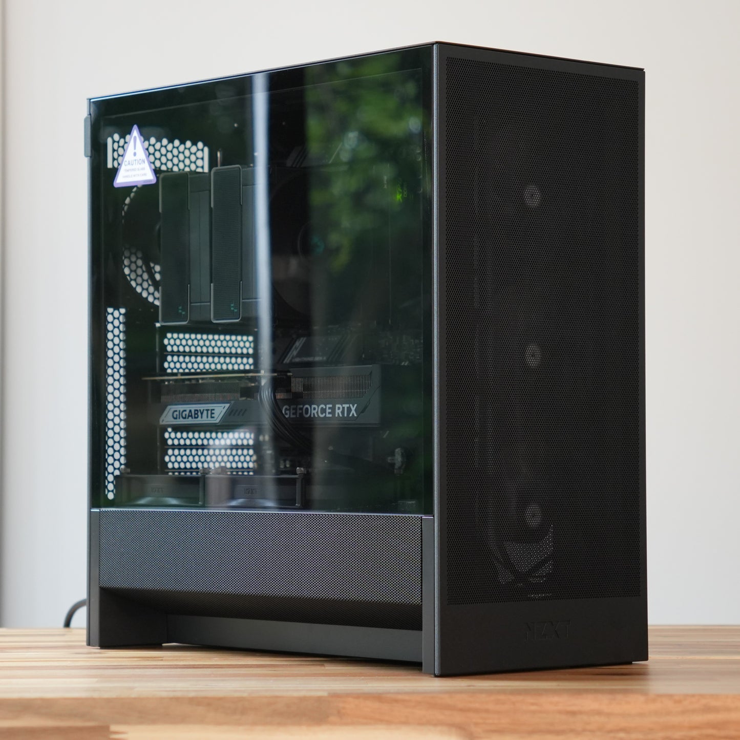Mørke | No-RGB RTX 5080 16GB + Ryzen 7 9800X3D | Ready-to-Go Gaming PC | PC36