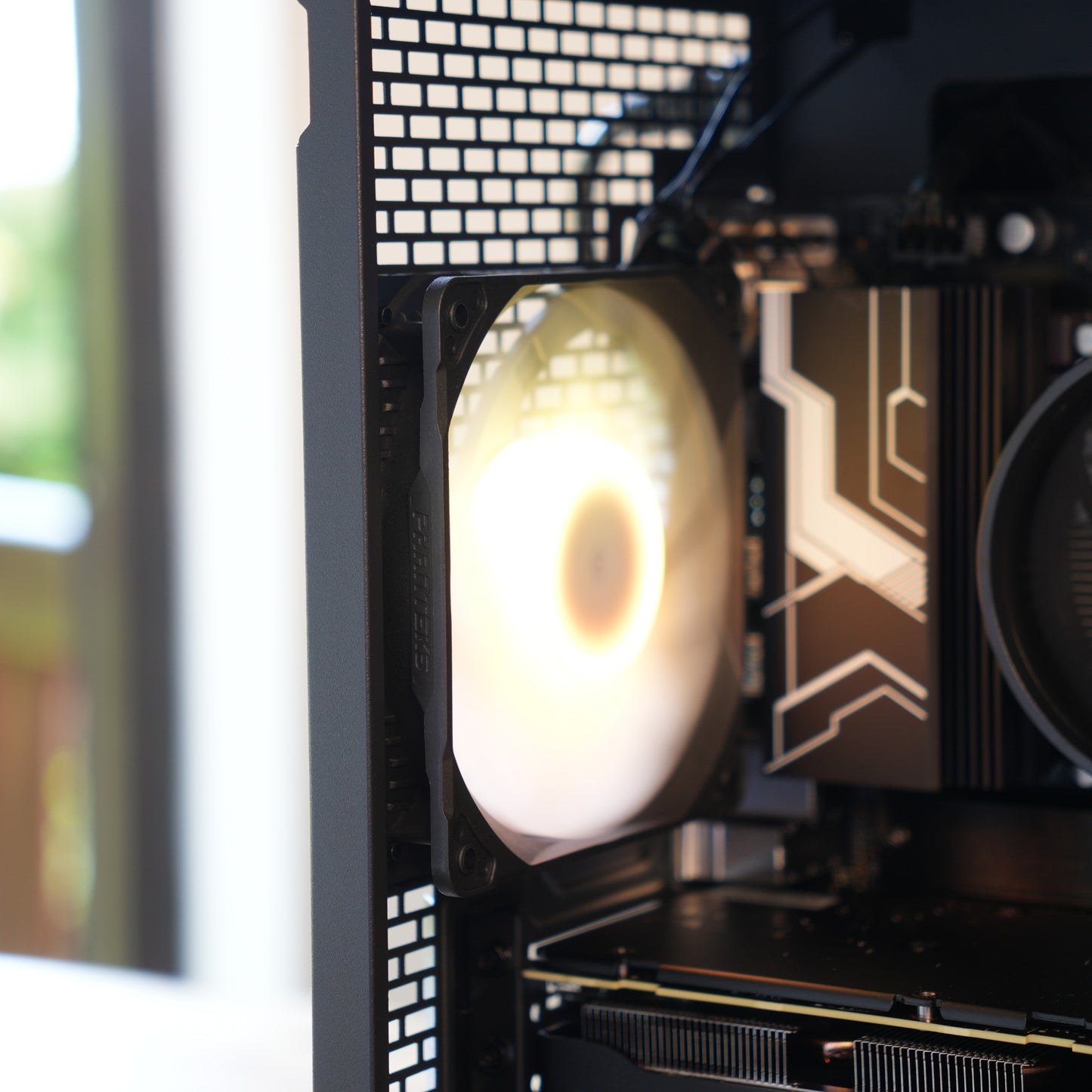 Søke | RX 9060 XT 16GB + Ryzen 5 7500F | Ready-to-Go Gaming PC | PC36