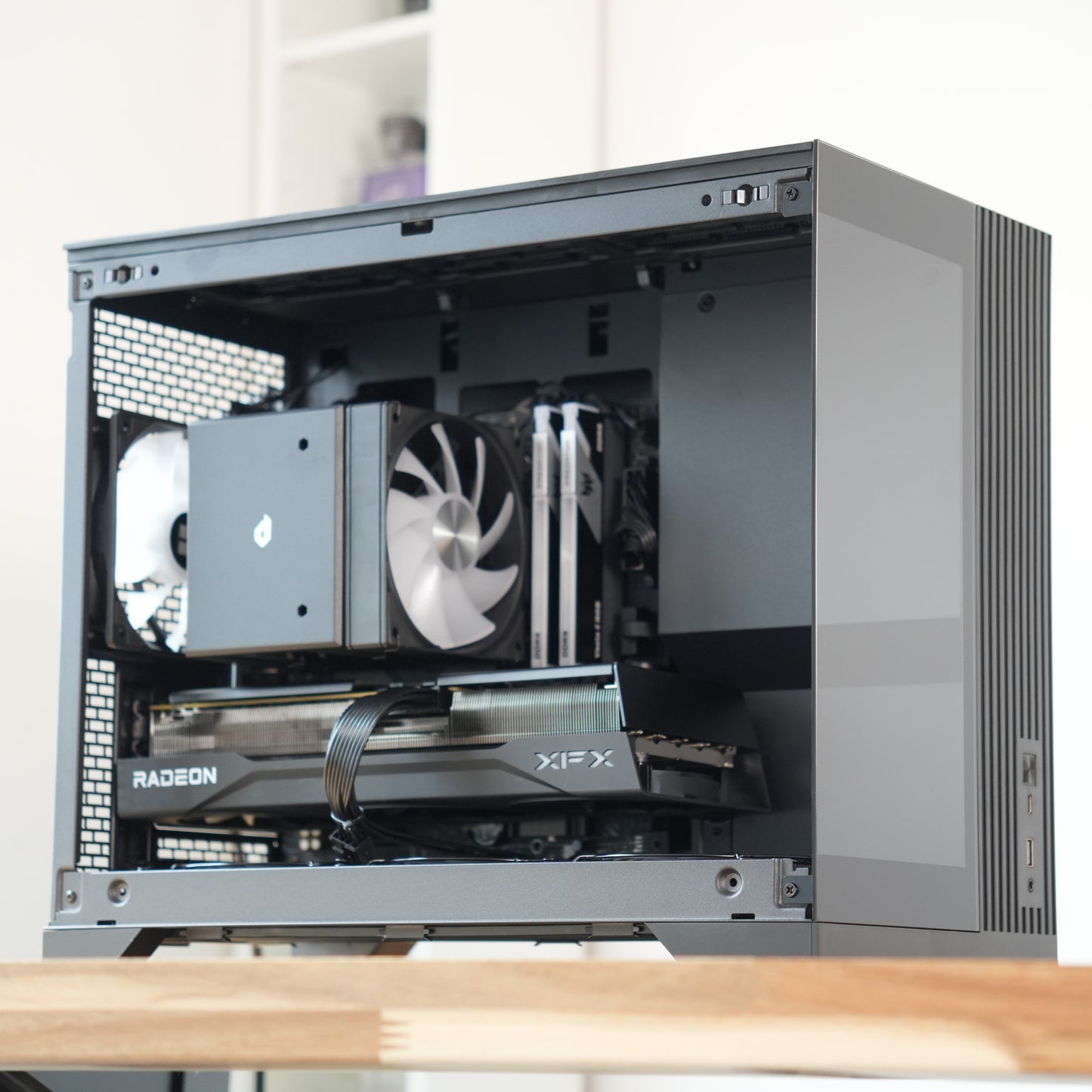 Secret Three | RX 9070 XT + Ryzen 7 7800X3D | Ready-to-Go Gaming PC | PC36