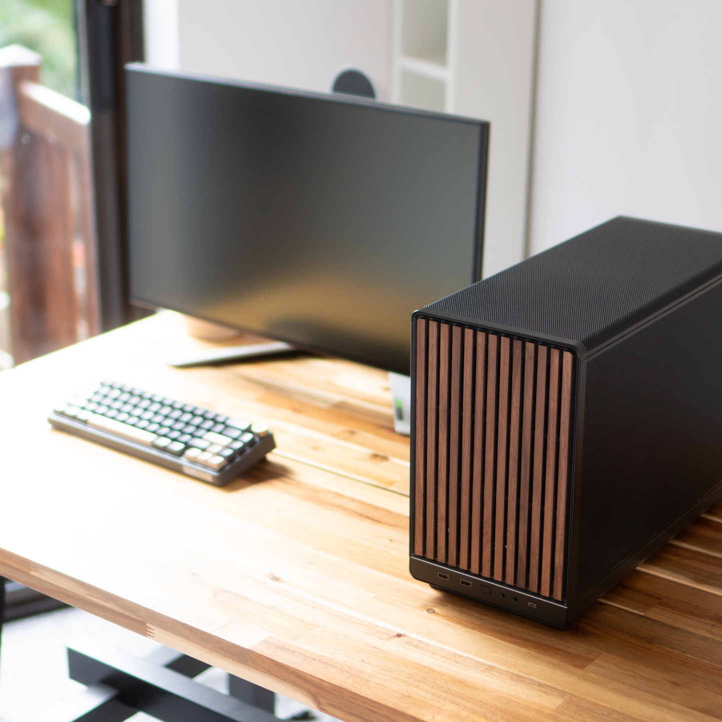 Viking Oak | Radeon RX 9070 16GB + Ryzen 5 7500F | Ready-to-Go Gaming PC | PC36