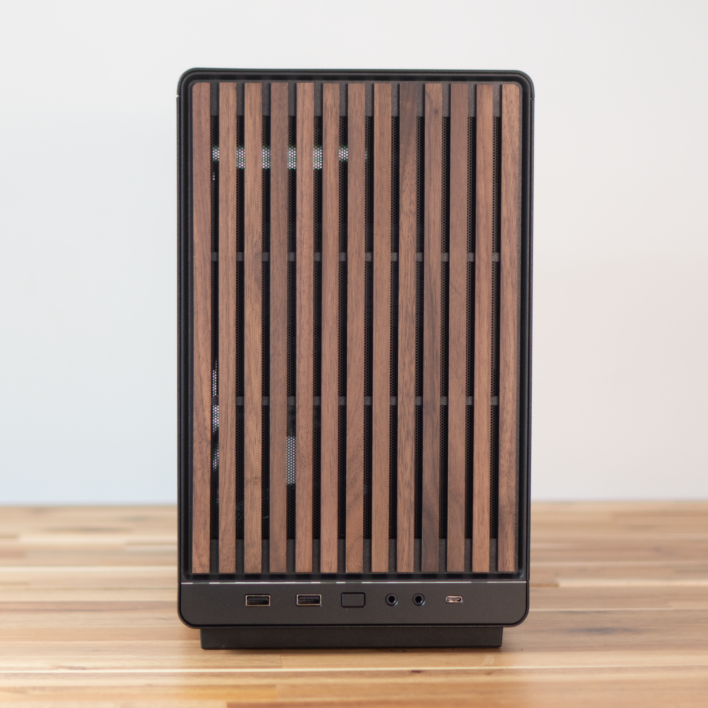 Viking Oak | Radeon RX 9070 16GB + Ryzen 5 7500F | Ready-to-Go Gaming PC | PC36