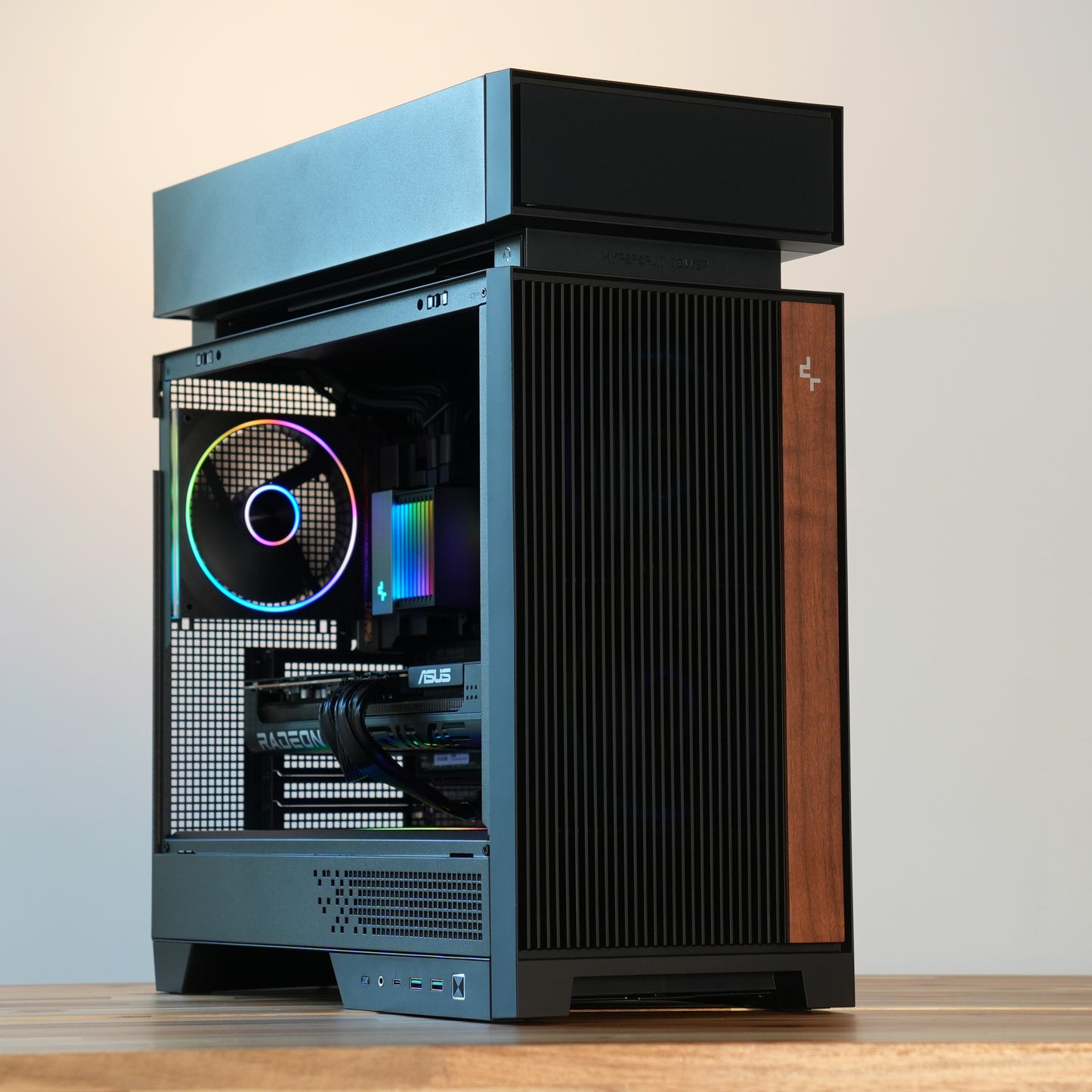Adskille | RX 9070 XT 16GB + Ryzen 7 7700X | Ready-to-Go Gaming PC | PC36