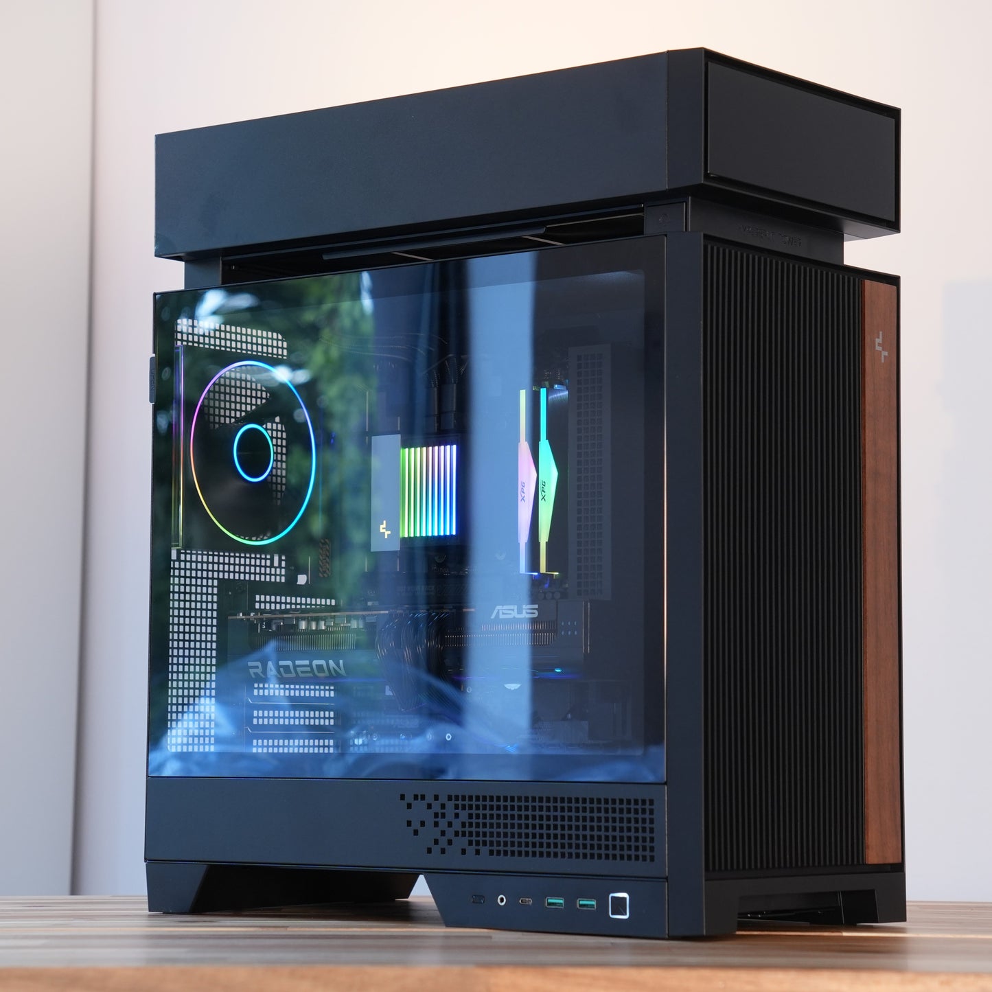 Adskille | RX 9070 XT 16GB + Ryzen 7 7700X | Ready-to-Go Gaming PC | PC36