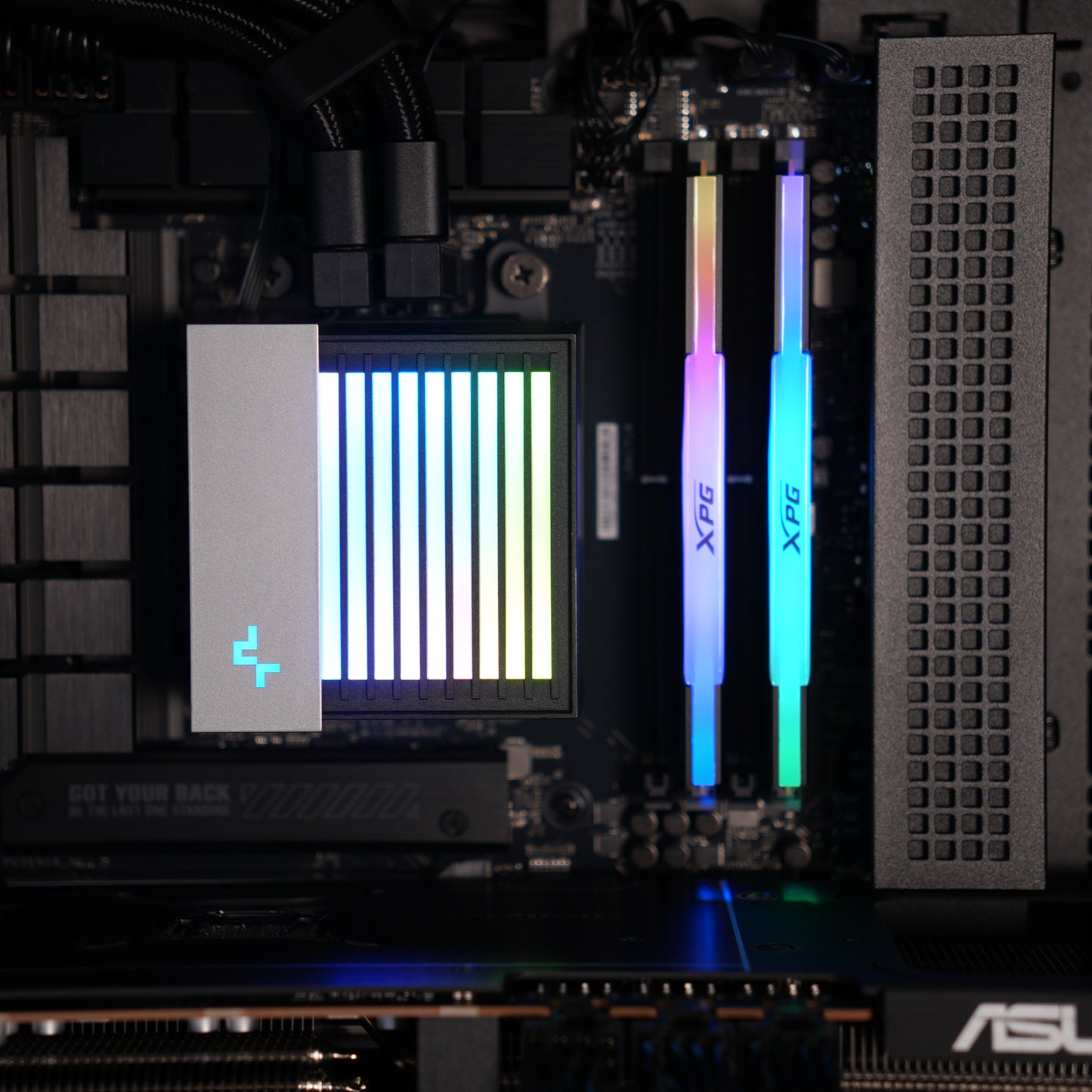 Adskille | RX 9070 XT 16GB + Ryzen 7 7700X | Ready-to-Go Gaming PC | PC36