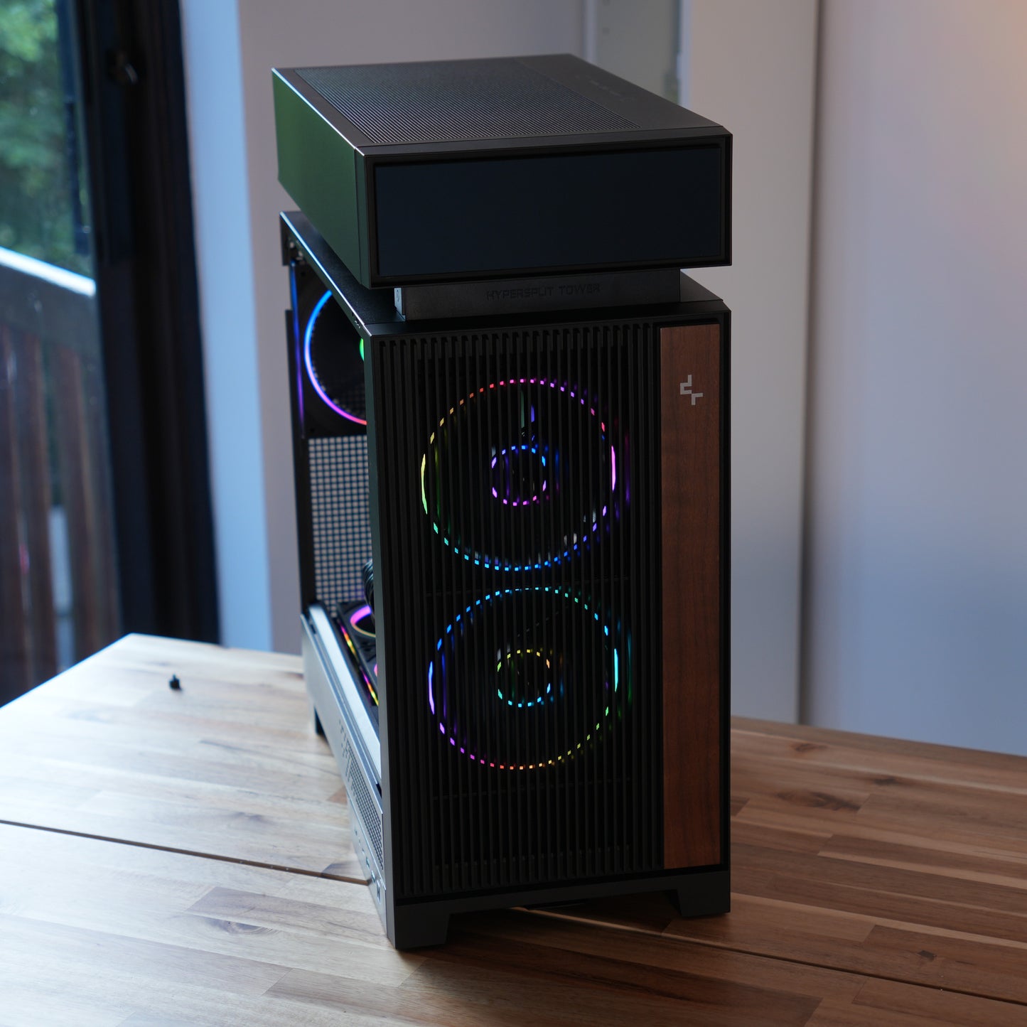 Adskille | RX 9070 XT 16GB + Ryzen 7 7700X | Ready-to-Go Gaming PC | PC36