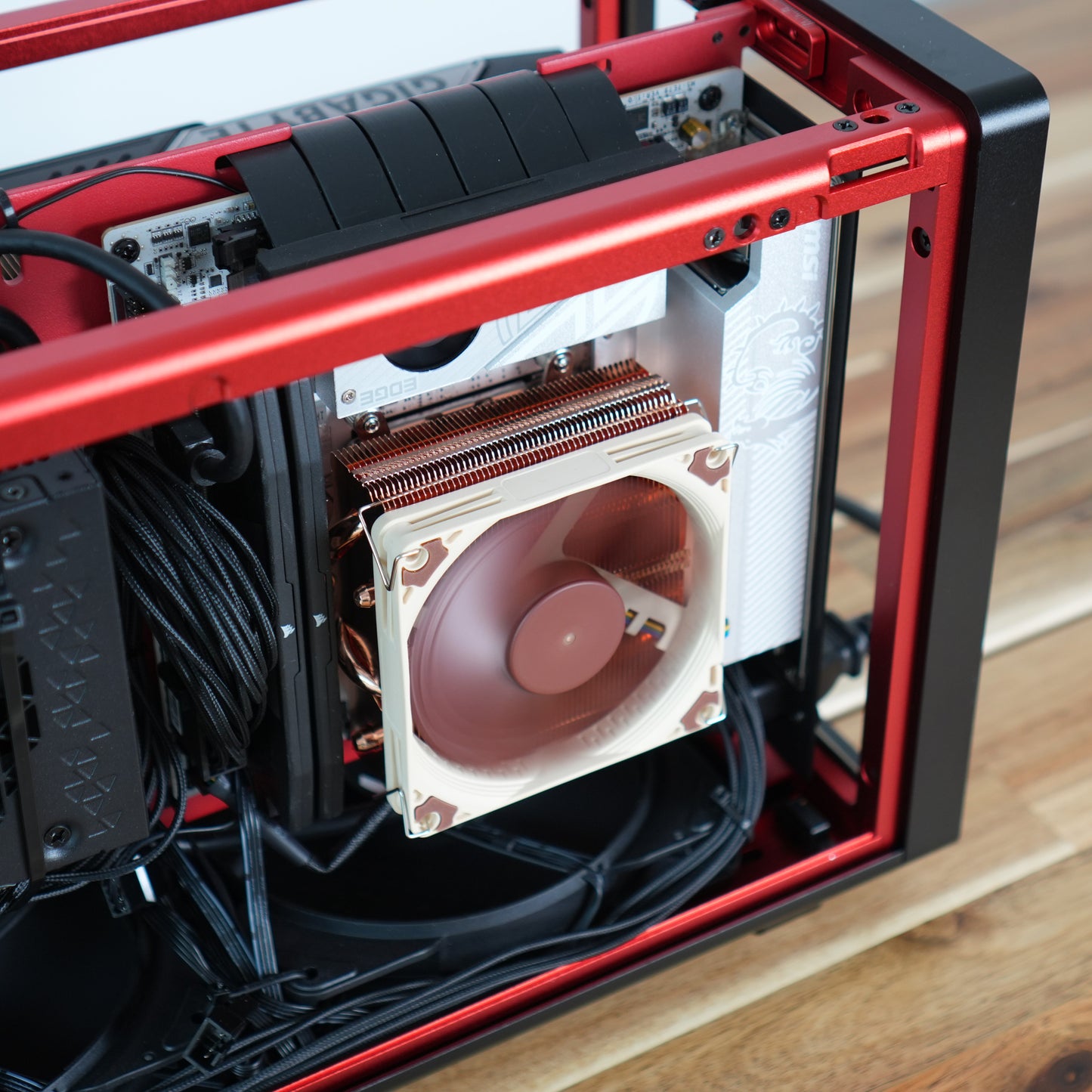 Metallique Three | RTX 5090 + Ryzen 7 9800X3D + ITX Case | Ready-to-Go Gaming PC | PC36