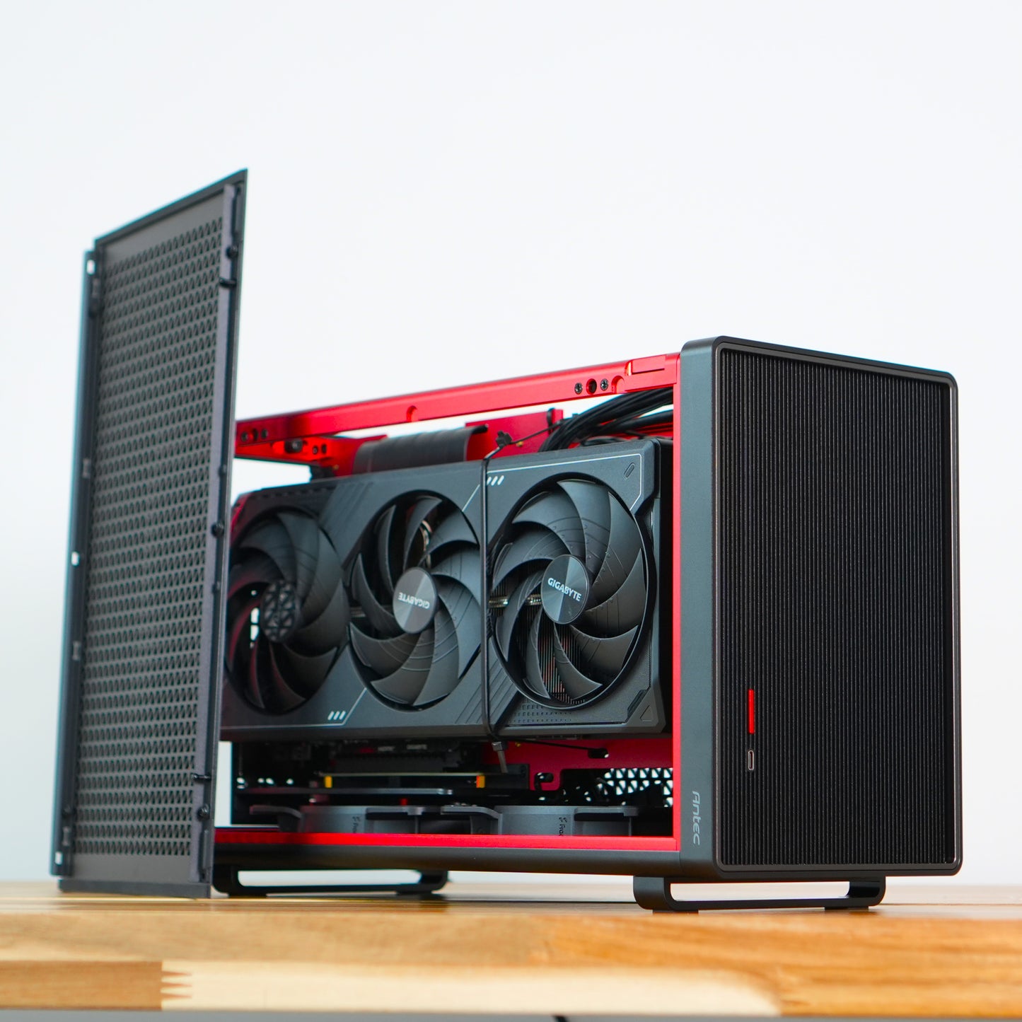 Metallique Three | RTX 5090 + Ryzen 7 9800X3D + ITX Case | Ready-to-Go Gaming PC | PC36