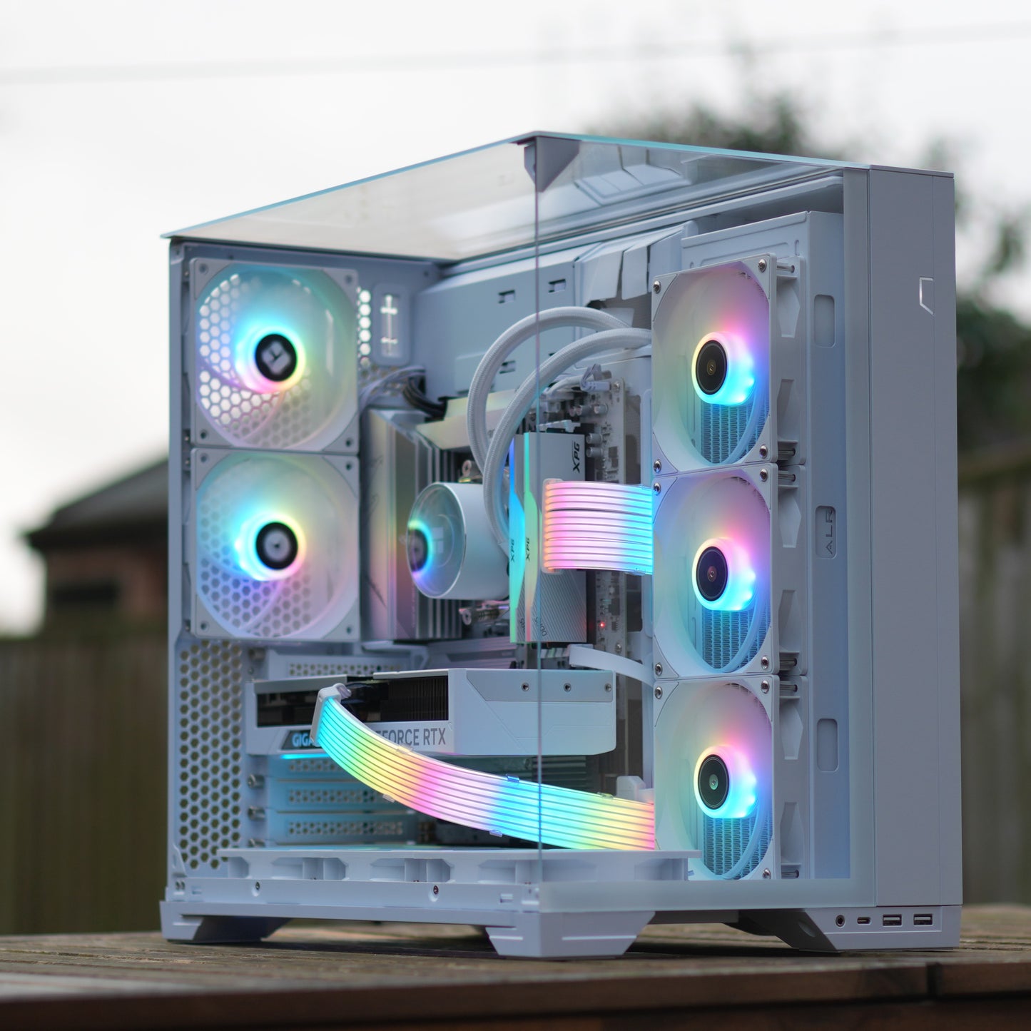 Lys Ultra | RTX 5090 32GB + Ryzen 7 9800X3D | Ready-to-Go Gaming PC | PC36