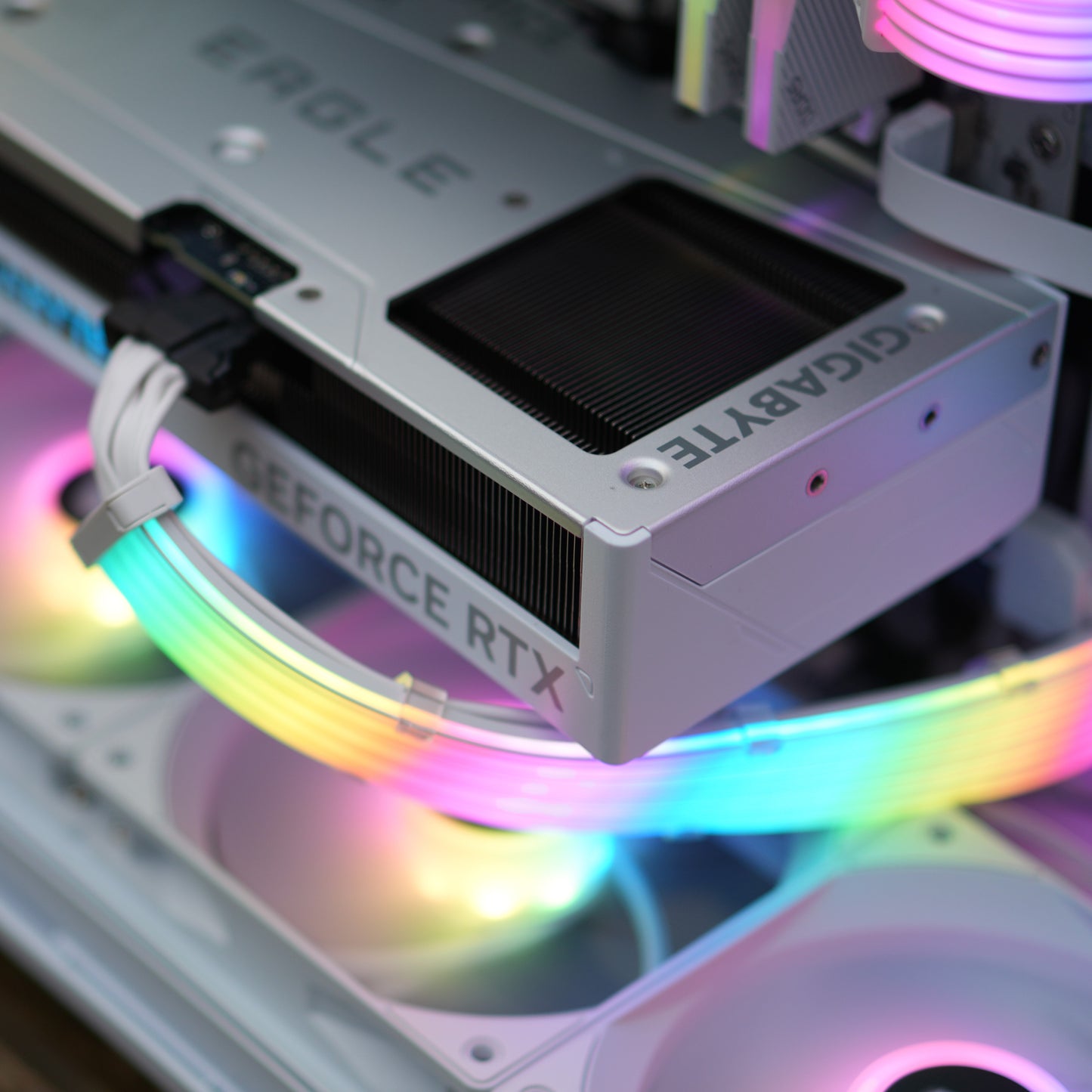 Lys Ultra | RTX 5090 32GB + Ryzen 7 9800X3D | Ready-to-Go Gaming PC | PC36