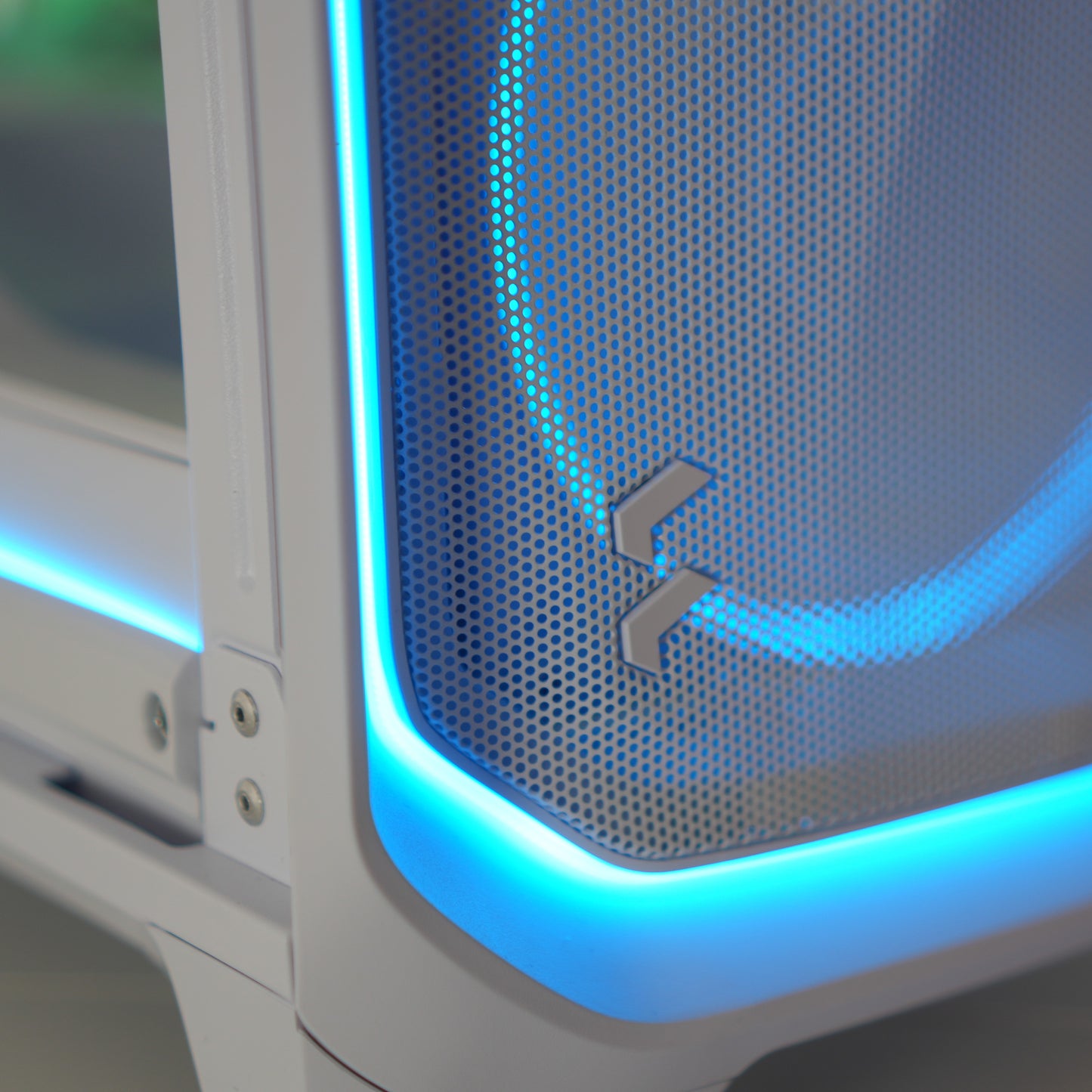 Aura REFINED | RTX 5070 + Ryzen 7 7700 (upgrades available) | Ready-to-Go Gaming PC | PC36
