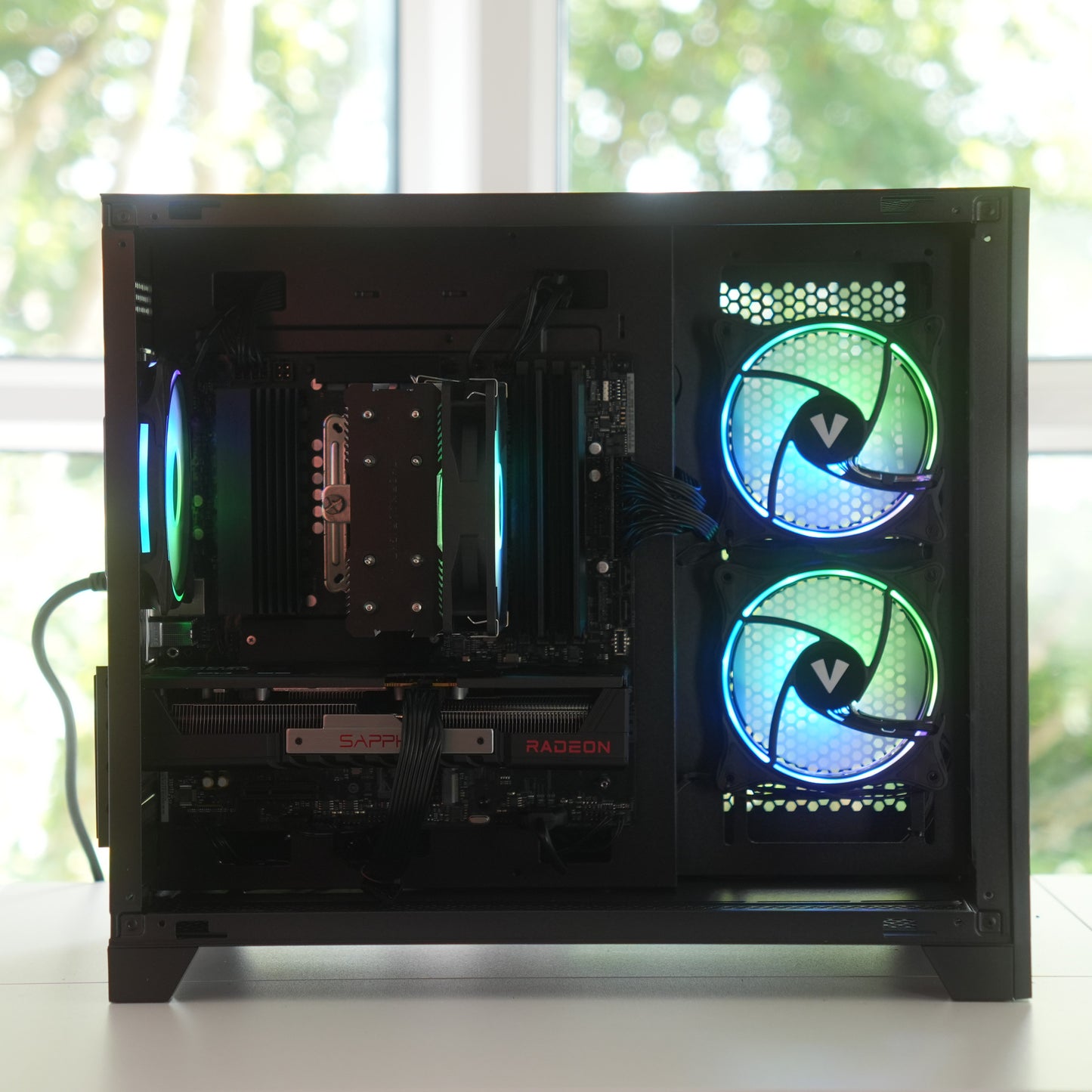 Akira | RX 9060 XT 16GB + Ryzen 5 7500F | Ready-to-Go Gaming PC | PC36