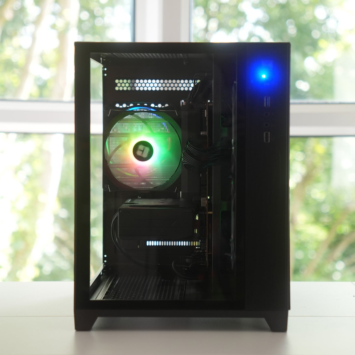 Akira | RX 9060 XT 16GB + Ryzen 5 7500F | Ready-to-Go Gaming PC | PC36