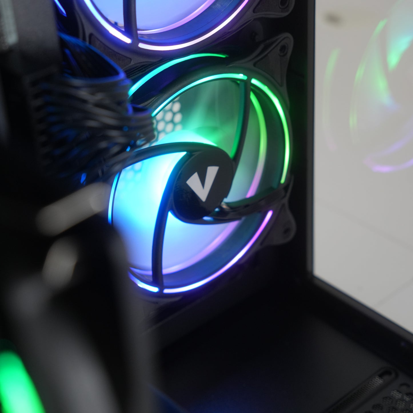 Secret Two | RTX 5070 12GB + Ryzen 5 7500F | Ready-to-Go Gaming PC | PC36