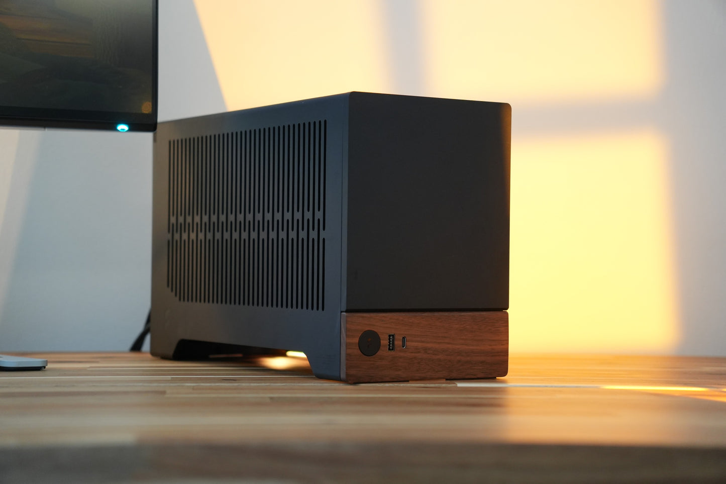 Rune Huginn | RTX 5070 12GB + Ryzen 7 7800X3D | Ready-to-Go Gaming PC | PC36