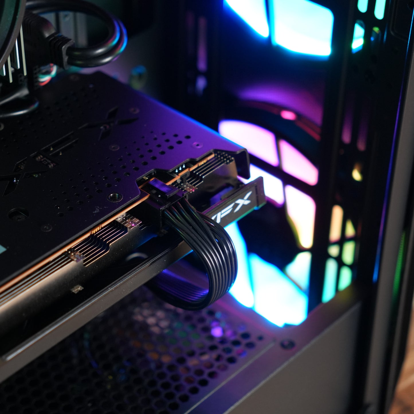 Ari | Radeon RX 7600 8GB + Ryzen 5 5500 | Ready-to-Go Gaming PC | PC36