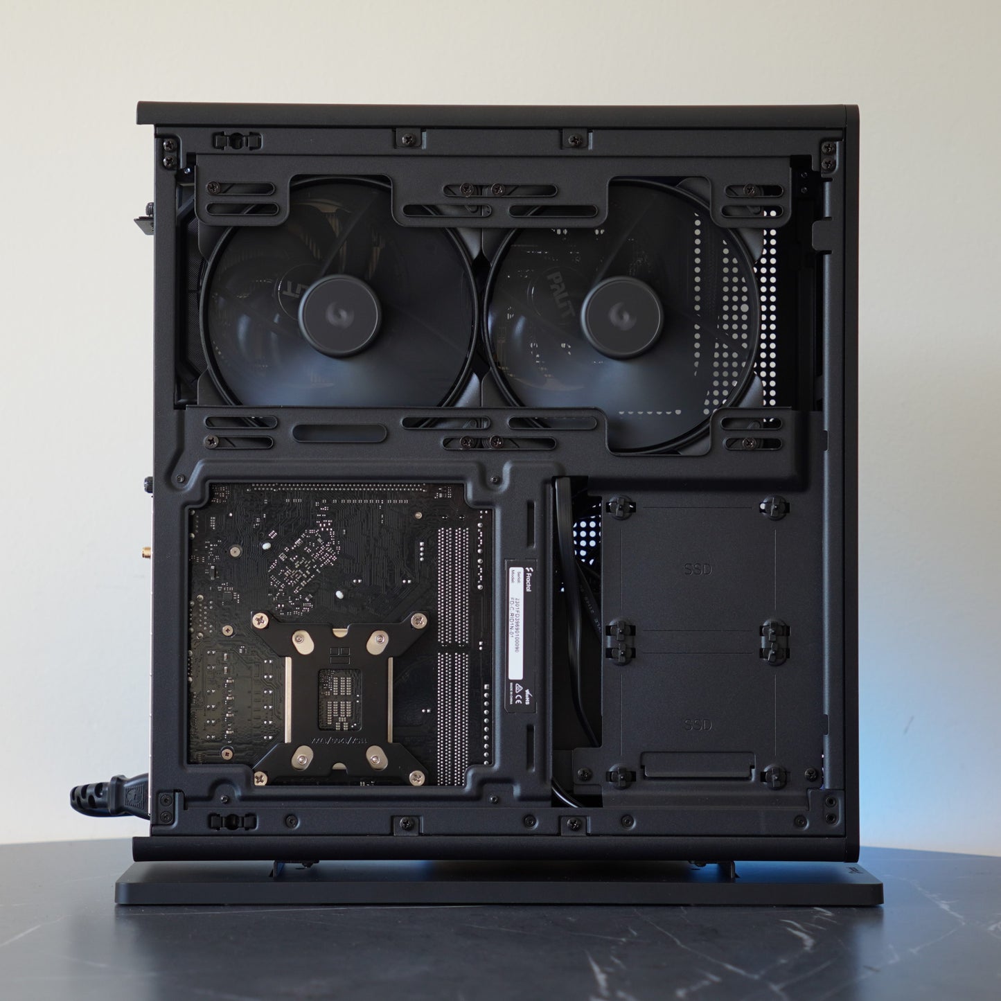 Swiss BLACK | Small Form Factor RTX 4080 Super + Ryzen 7 7800X3D + 32GB + 1TB | Ready-to-Go Gaming PC | PC36