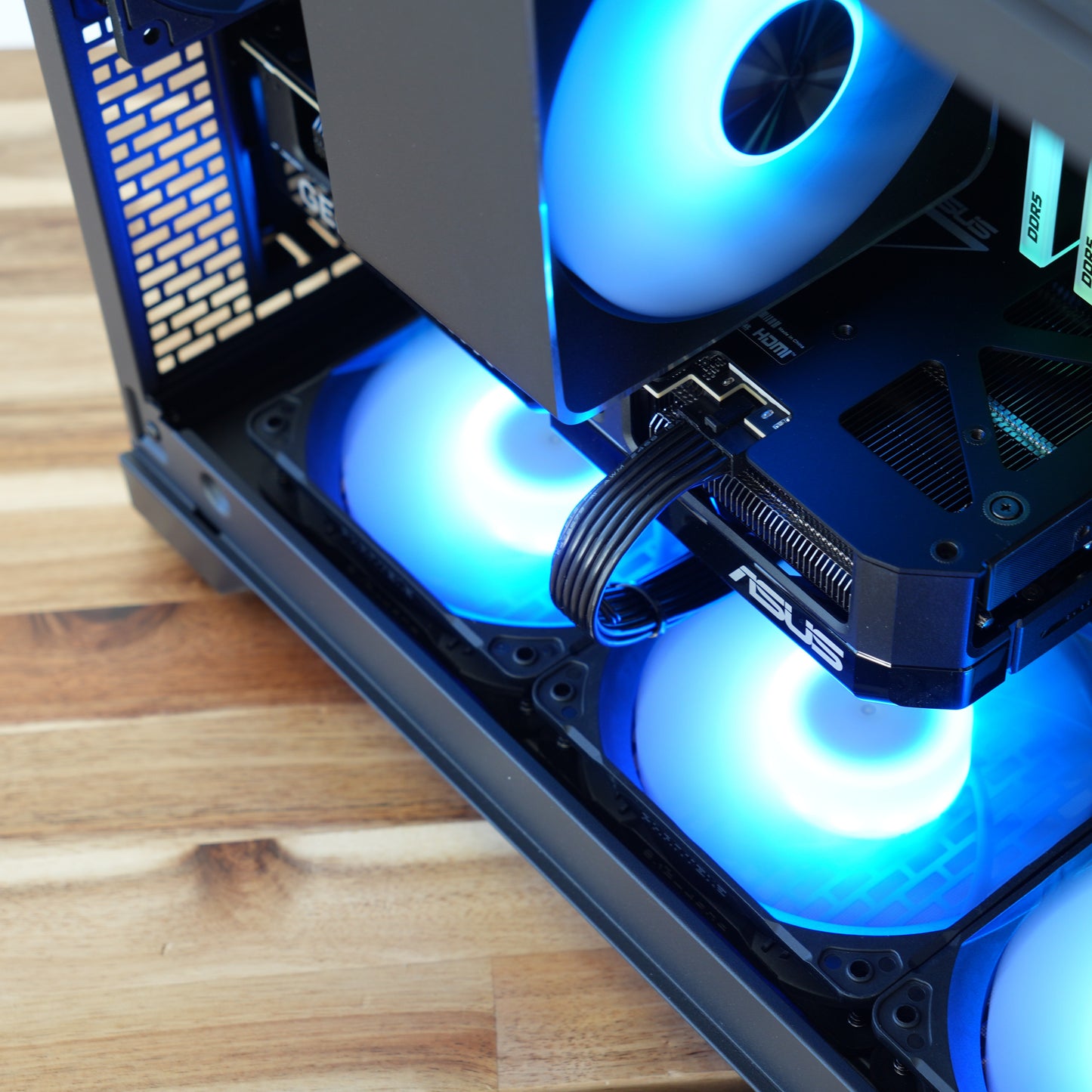 Secret Two | RTX 5070 12GB + Ryzen 5 7500F | Ready-to-Go Gaming PC | PC36