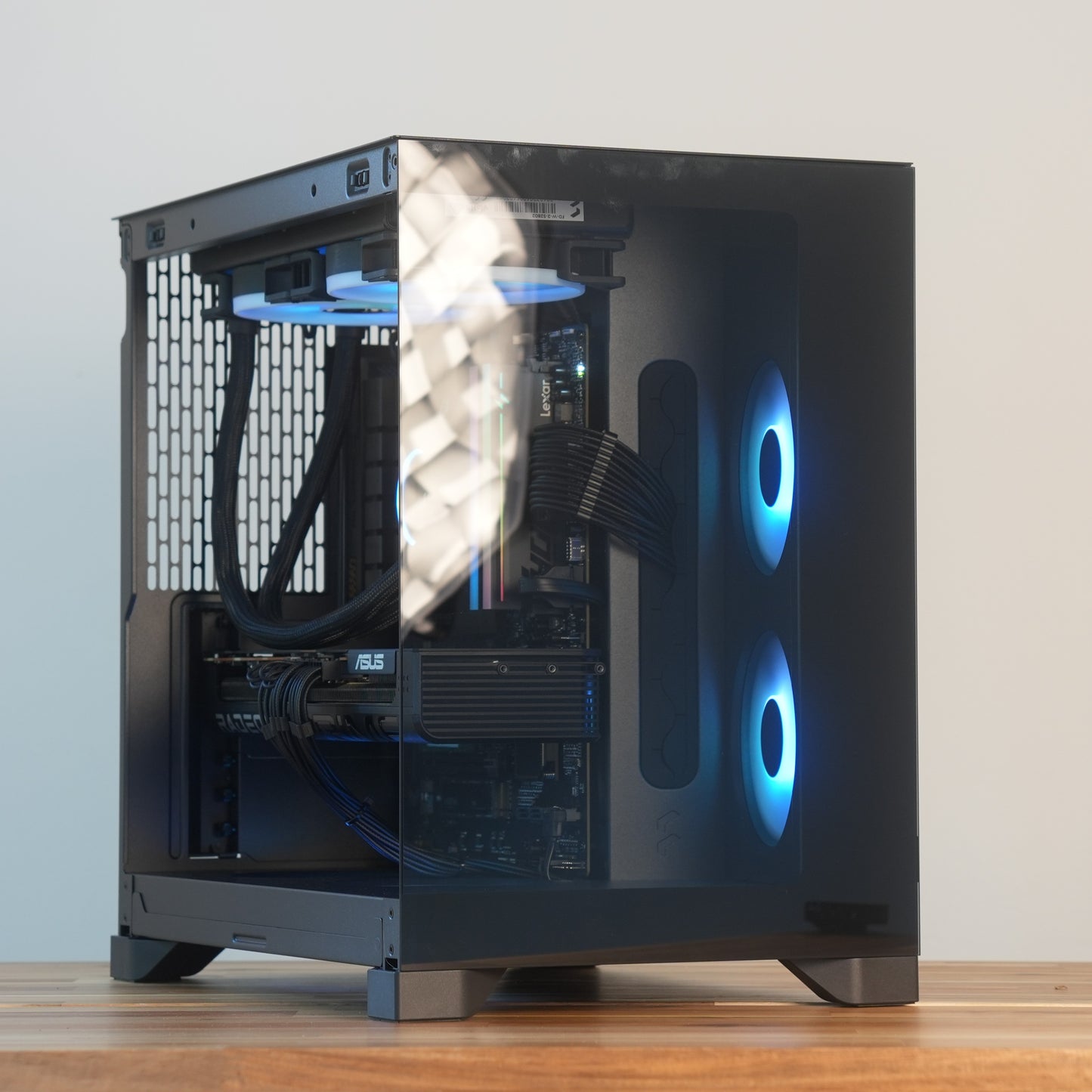 Ark Three | RX 9070 XT 16GB + Ryzen 7 7800X3D | Ready-to-Go Gaming PC | PC36