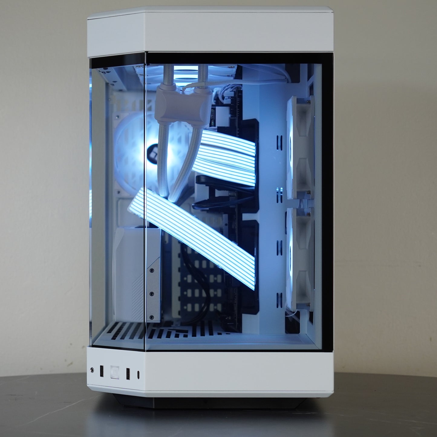 Aquarius | Pure White RTX 4070 Ti SUPER + i5 13600KF | Ready-to-Go Gaming PC | PC36