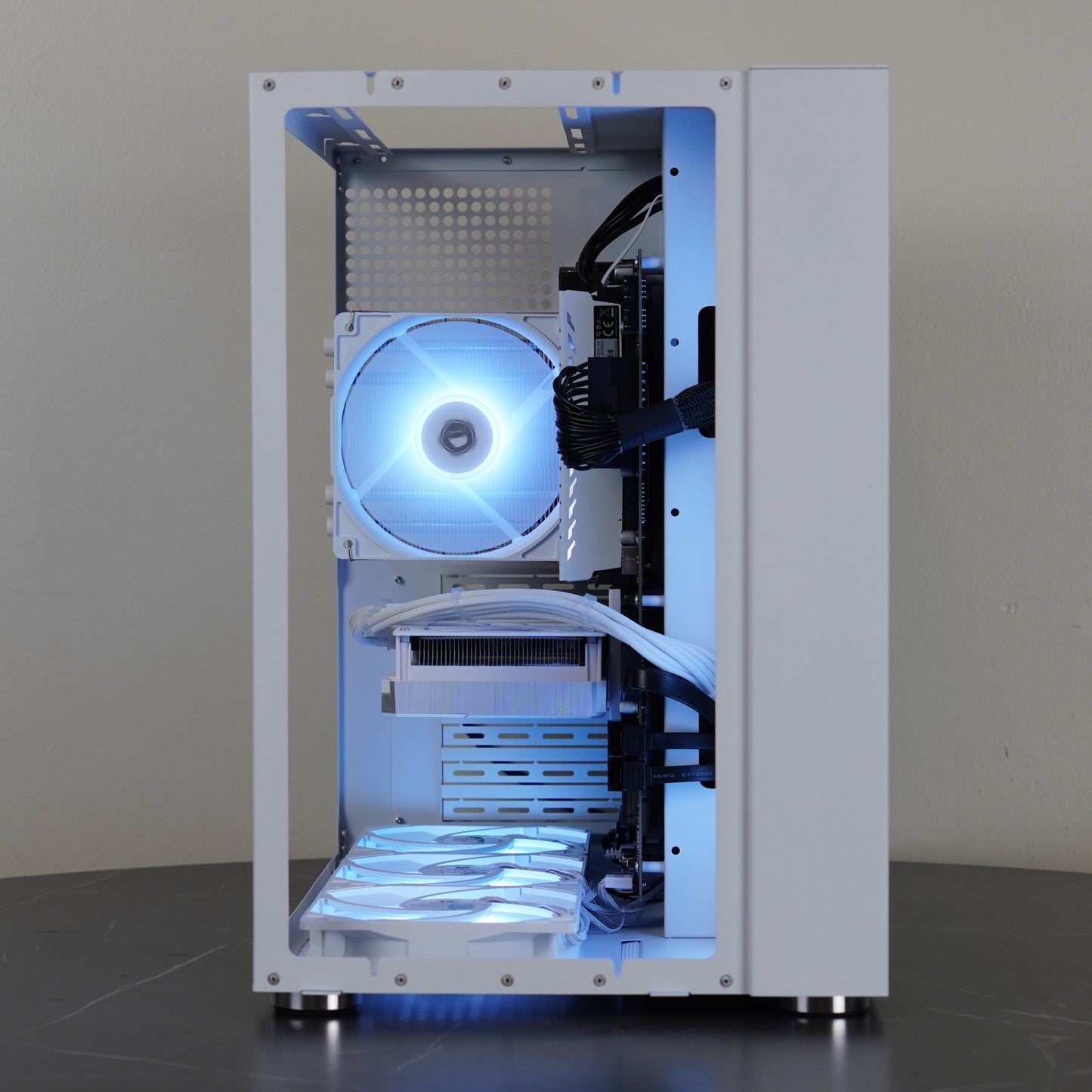 WhiteBox | RTX 4060 + i5 12400F | Ready-to-Go Gaming PC | PC36