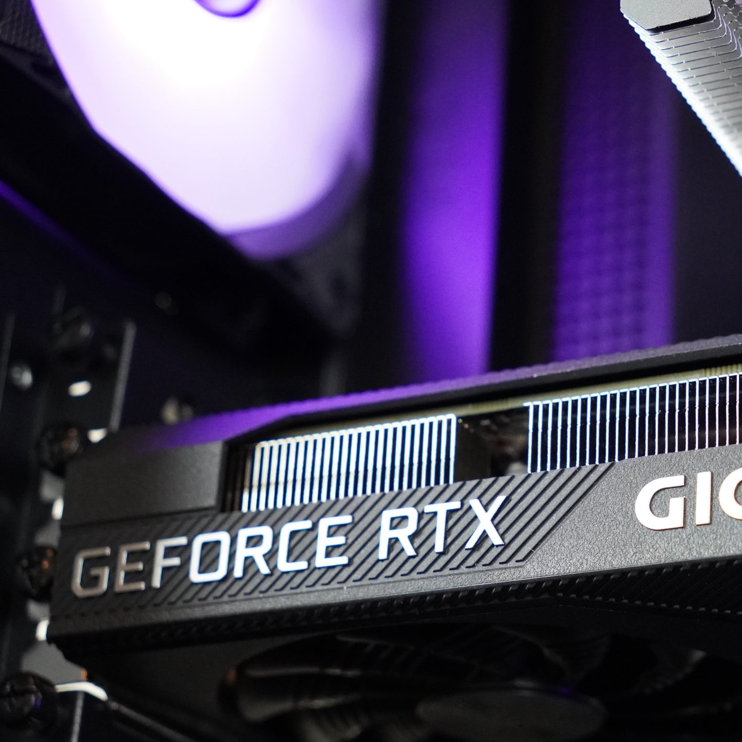 Edge Phantom | RTX 5070 12GB + Ryzen 5 7500F | Ready-to-Go Gaming PC | PC36