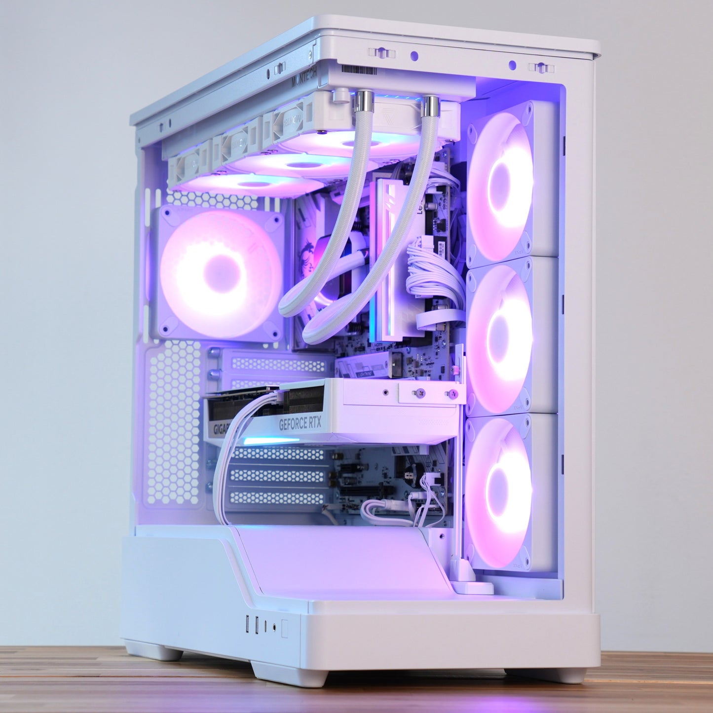 Blanda | RTX 5070 Ti 16GB + Ryzen 7 7800X3D Pure White | Ready-to-Go Gaming PC | PC36