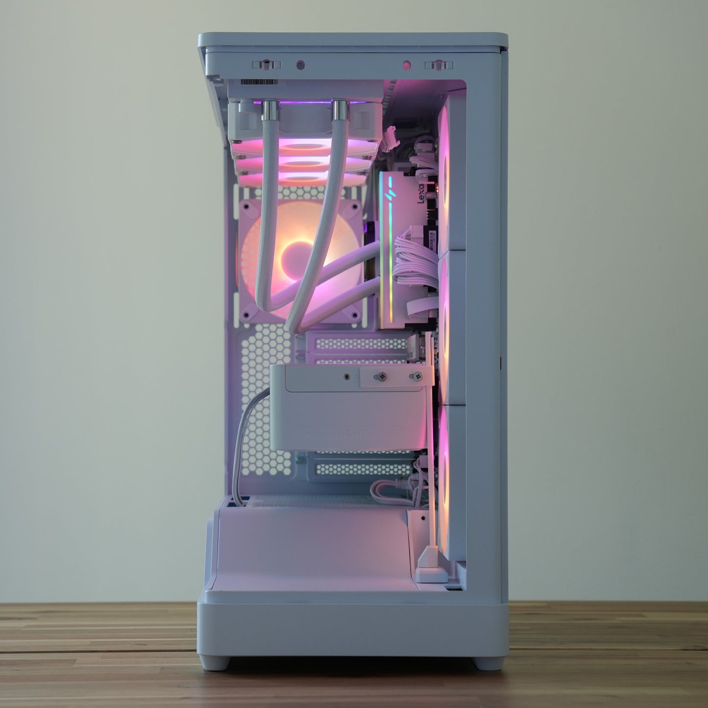 Blanda | RTX 5070 Ti 16GB + Ryzen 7 7800X3D Pure White | Ready-to-Go Gaming PC | PC36