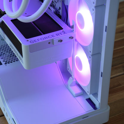 Blanda | RTX 5070 Ti 16GB + Ryzen 7 7800X3D Pure White | Ready-to-Go Gaming PC | PC36