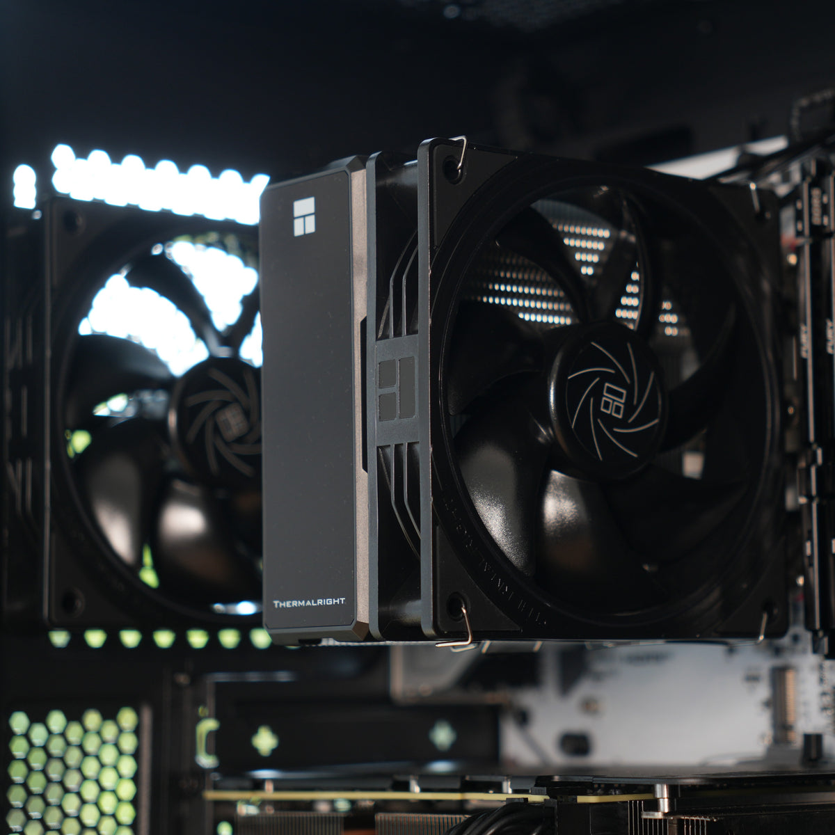 Coquette One | RTX 5050 8GB + Ryzen 5 5600 + 16GB | Ready-to-Go Gaming PC | PC36