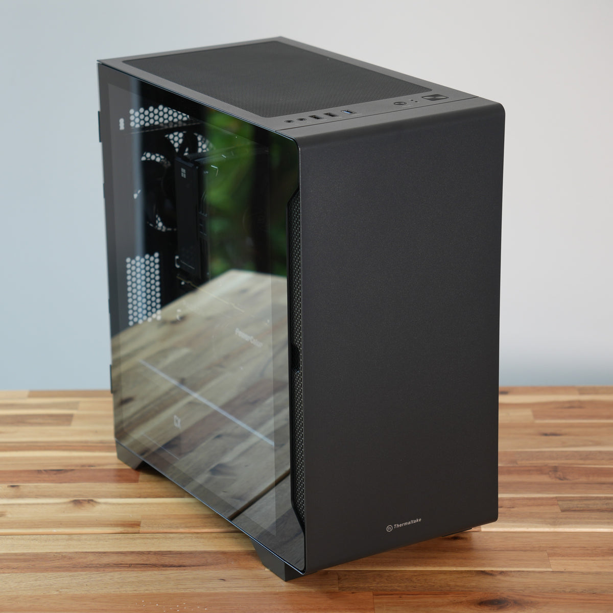 Coquette One | RTX 5050 8GB + Ryzen 5 5600 + 16GB | Ready-to-Go Gaming PC | PC36
