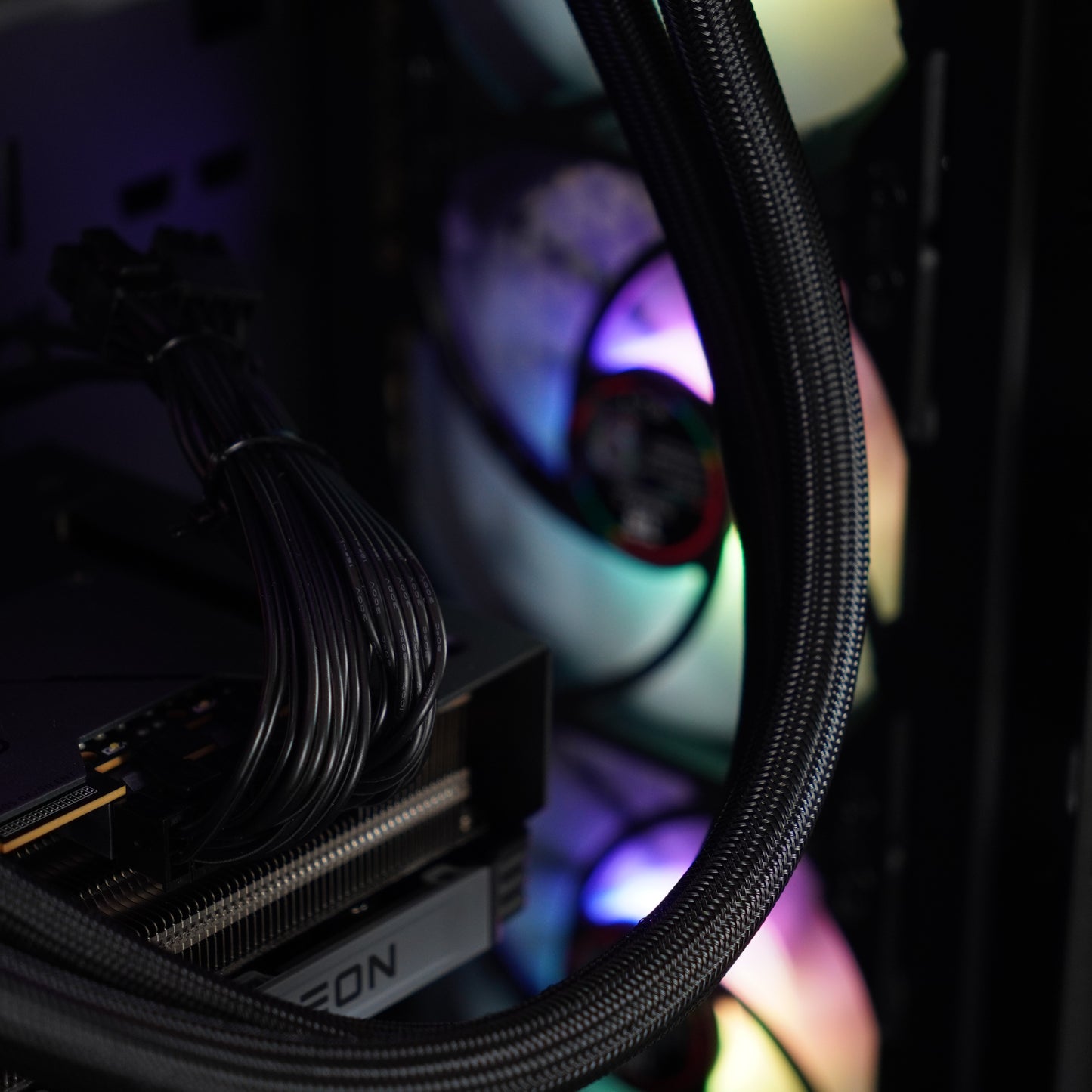 Edge Apex | RTX 5070 Ti 16GB + Ryzen 7 7800X3D | Ready-to-Go Gaming PC | PC36