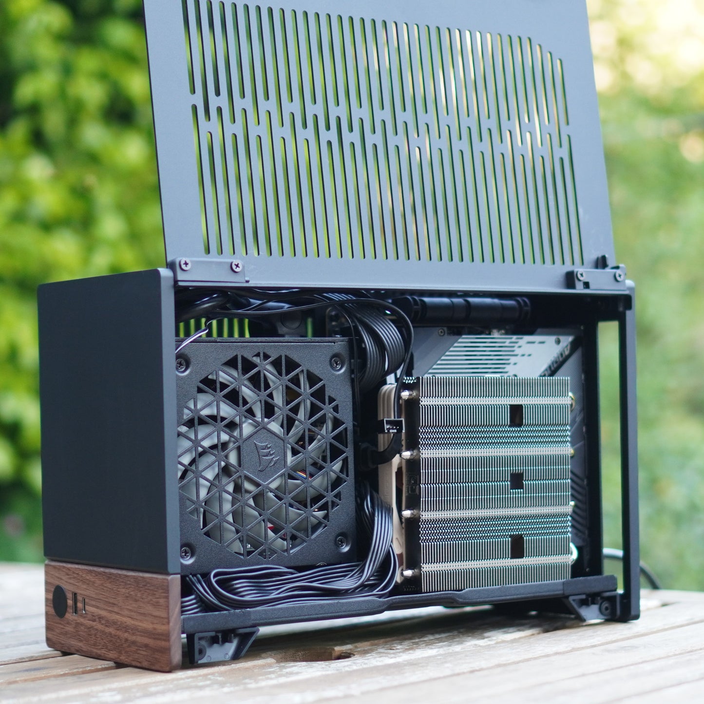 Woodsman | RTX 4080 Super + Ryzen 7 7800X3D | Ready-to-Go Gaming PC | PC36