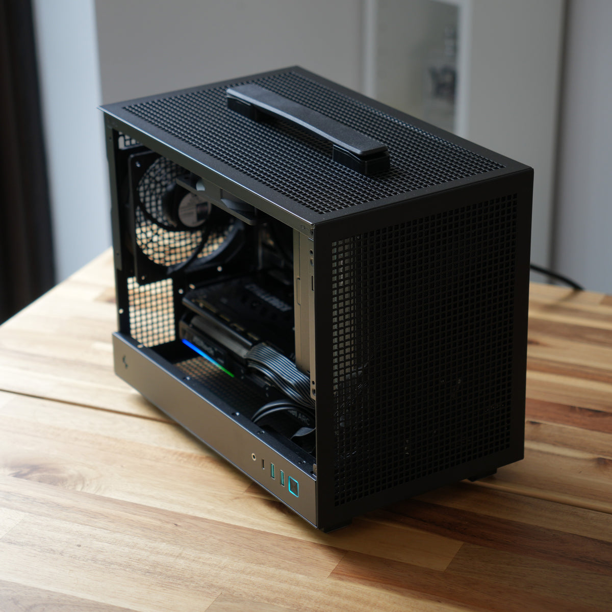 Smol | Arc B570 10GB + Ryzen 5 5600 + 16GB | Ready-to-Go Gaming PC | PC36