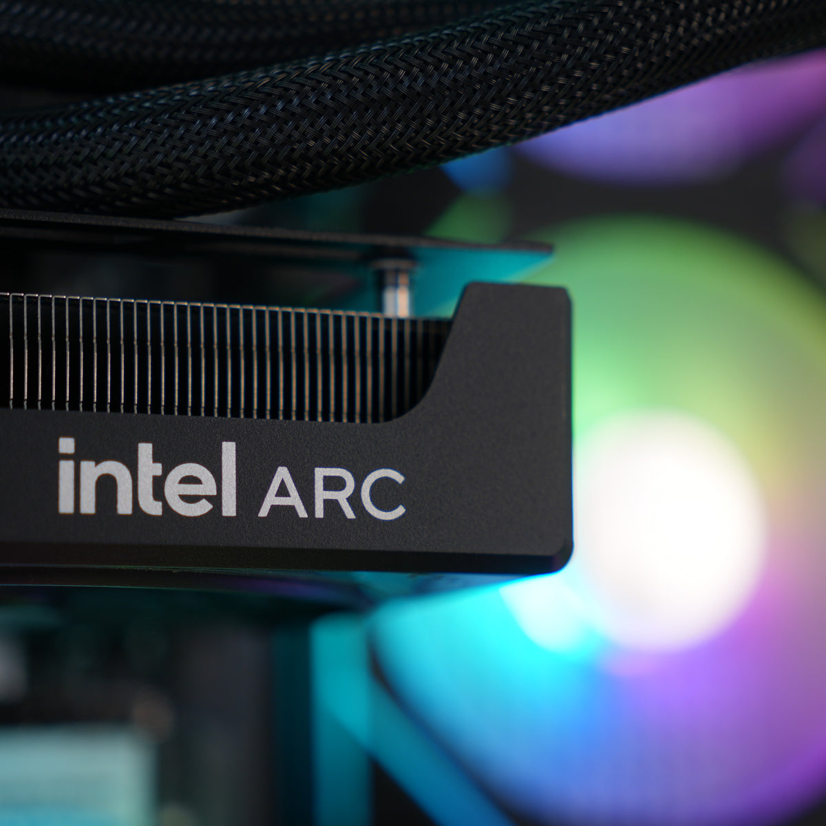 Glamour | Arc B580 12GB + Intel i5-14400F + 16GB | Ready-to-Go Gaming PC | PC36