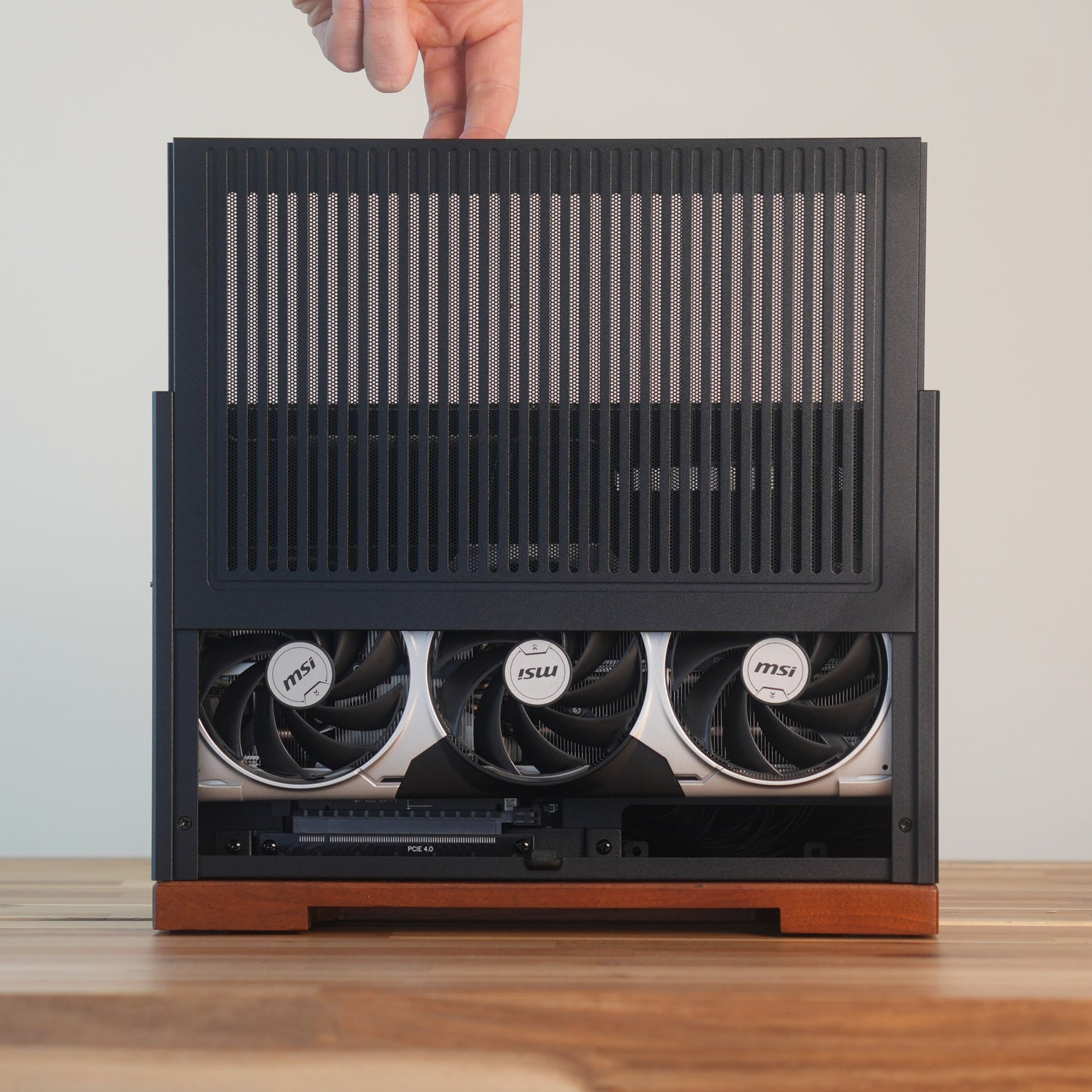 Ro Three | RX 9070 16GB + Ryzen 7 7800X3D | Ready-to-Go Gaming PC | PC36
