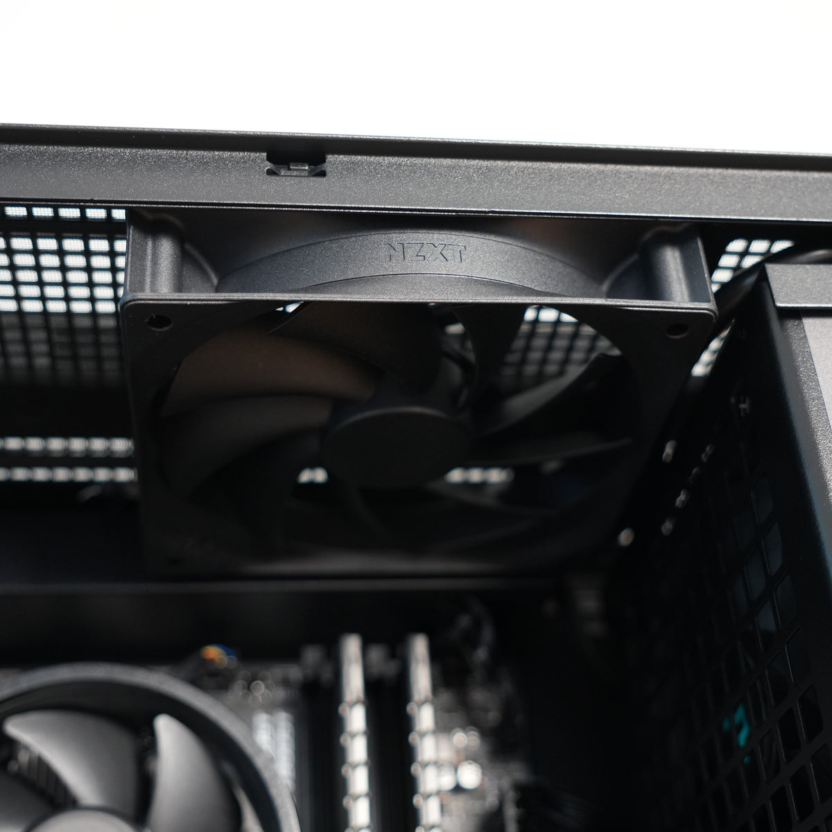 Matboks | RX 9060 8GB + Ryzen 5 5600 + 16GB | Ready-to-Go Gaming PC | PC36