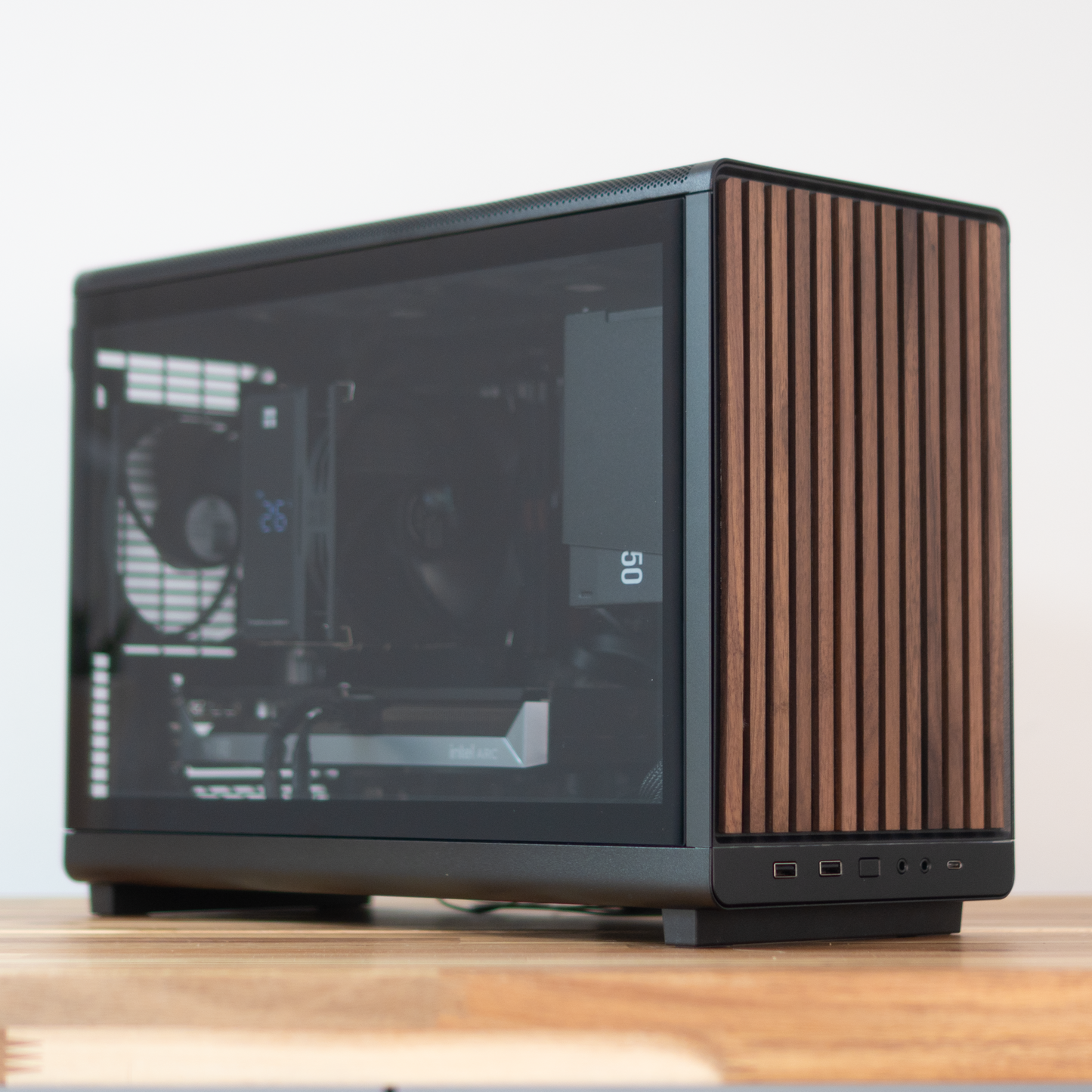 Viking Four | Radeon RX 9070 XT 16GB + Ryzen 7 7800X3D | Ready-to-Go Gaming PC | PC36