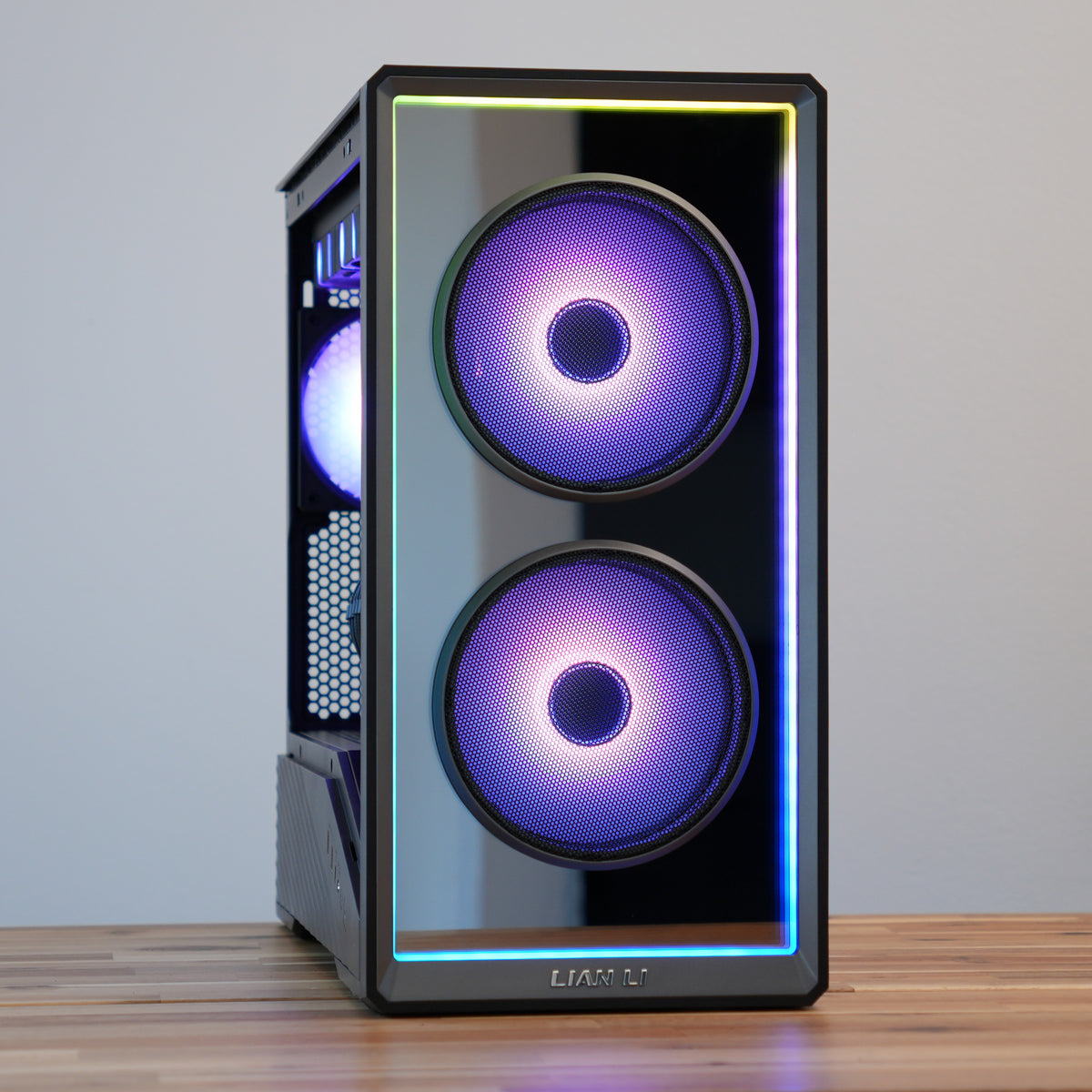 Glitz Four | RTX 5080 16GB + Ryzen 7 9800X3D + 32GB | Ready-to-Go Gaming PC | PC36