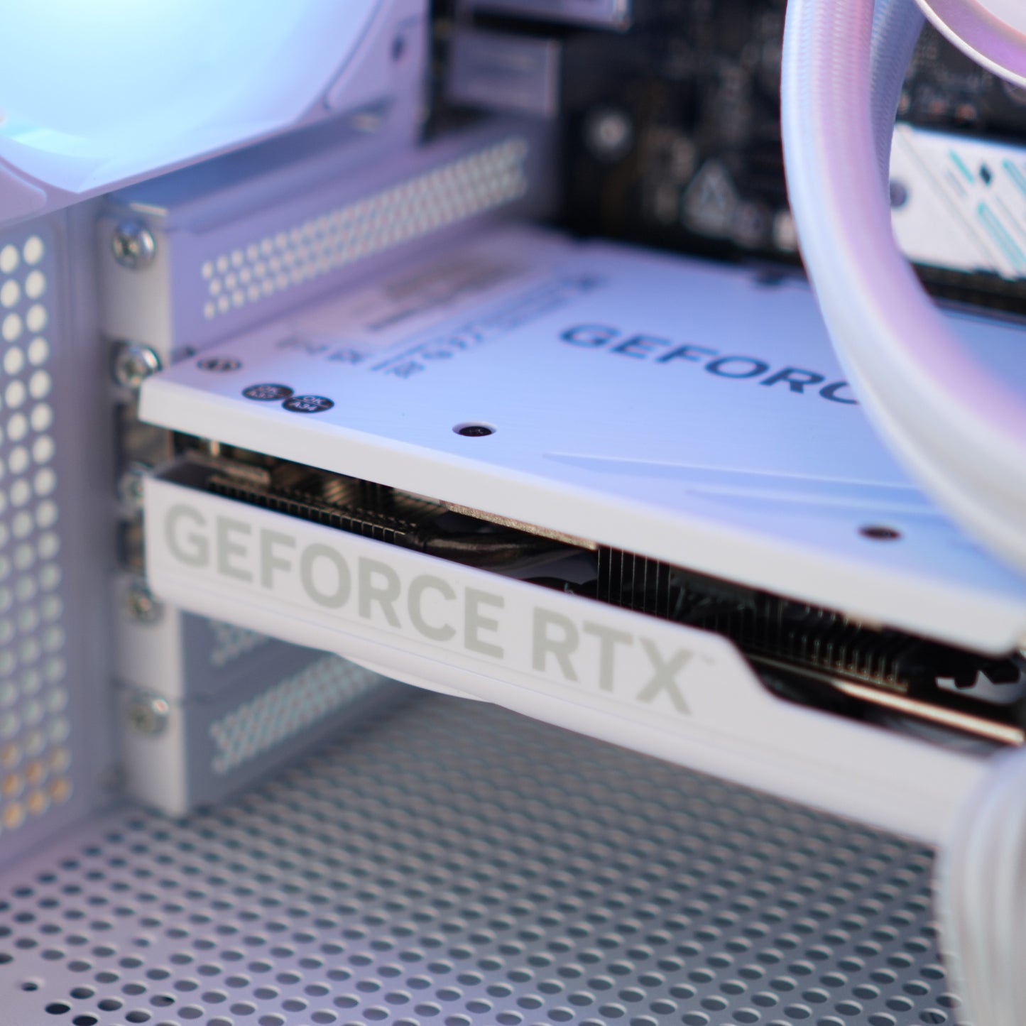 Pano Frame | Arc B580 12GB + Ryzen 5 7500F White  | Ready-to-Go Gaming PC | PC36