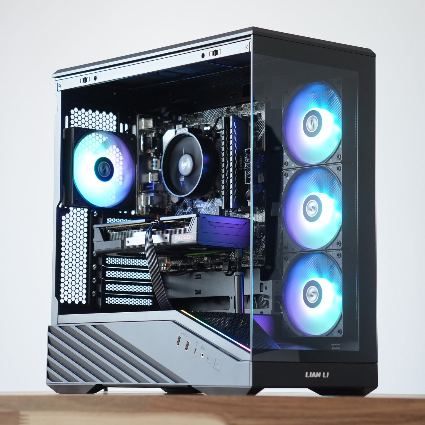 Moln | RX 9060 XT 16GB + Ryzen 5 5600 + 16GB DDR4 | Ready-to-Go Gaming PC | PC36