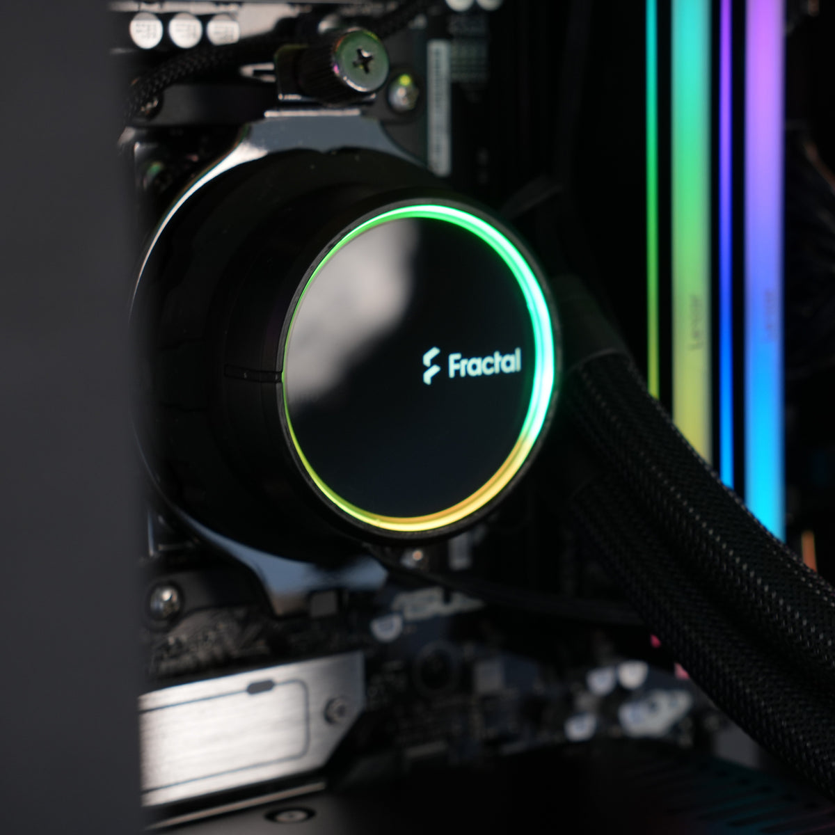 Diskotek | RX 9060 XT 16GB + Ryzen 5 9600X + 32GB | Ready-to-Go Gaming PC | PC36