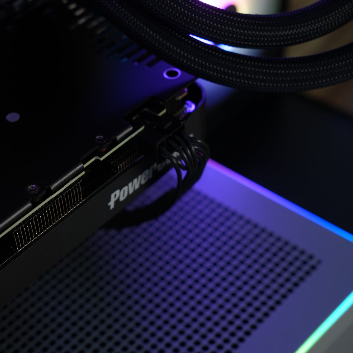 Diskotek | RX 9060 XT 16GB + Ryzen 5 9600X + 32GB | Ready-to-Go Gaming PC | PC36