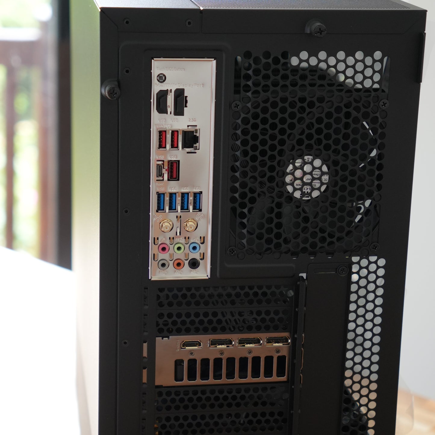 Mørke | No-RGB RTX 5080 16GB + Ryzen 7 9800X3D | Ready-to-Go Gaming PC | PC36