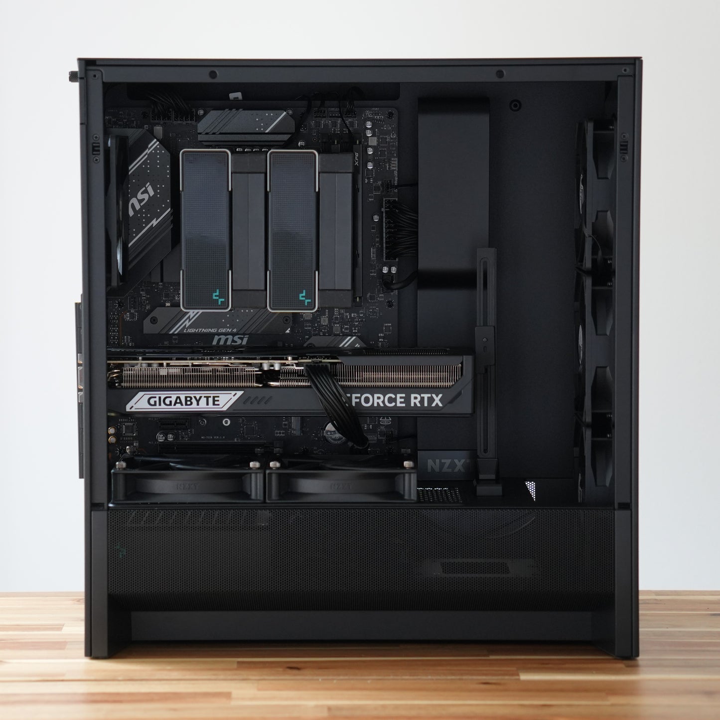 Mørke | No-RGB RTX 5080 16GB + Ryzen 7 9800X3D | Ready-to-Go Gaming PC | PC36
