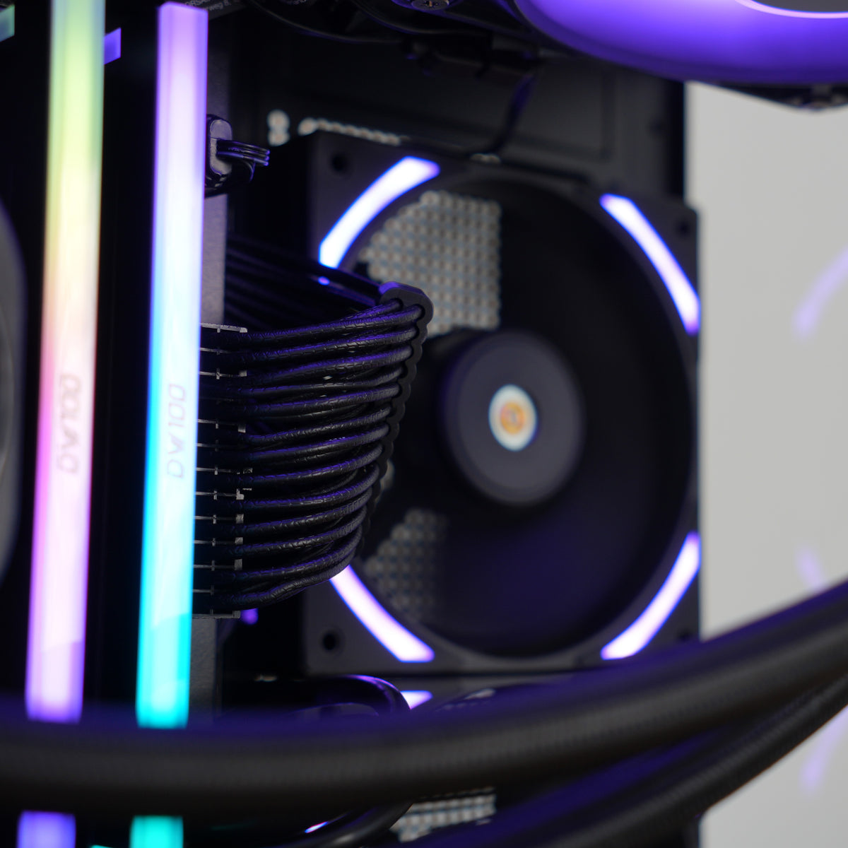 Myk | RTX 5080 16GB + Ryzen 7 9850X3D + 32GB | Ready-to-Go Gaming PC | PC36