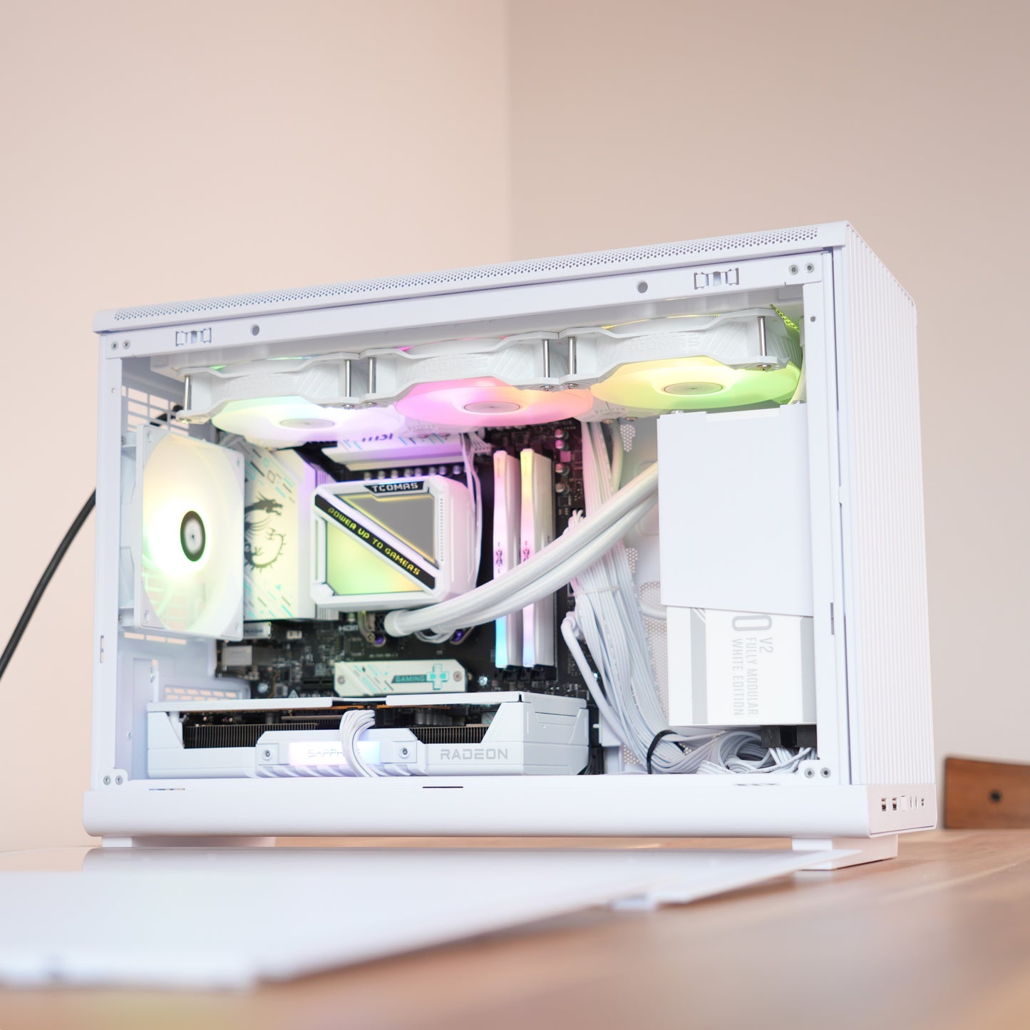 Pearl | Radeon RX 9060 XT 16GB + Ryzen 5 7500F | Ready-to-Go Gaming PC | PC36